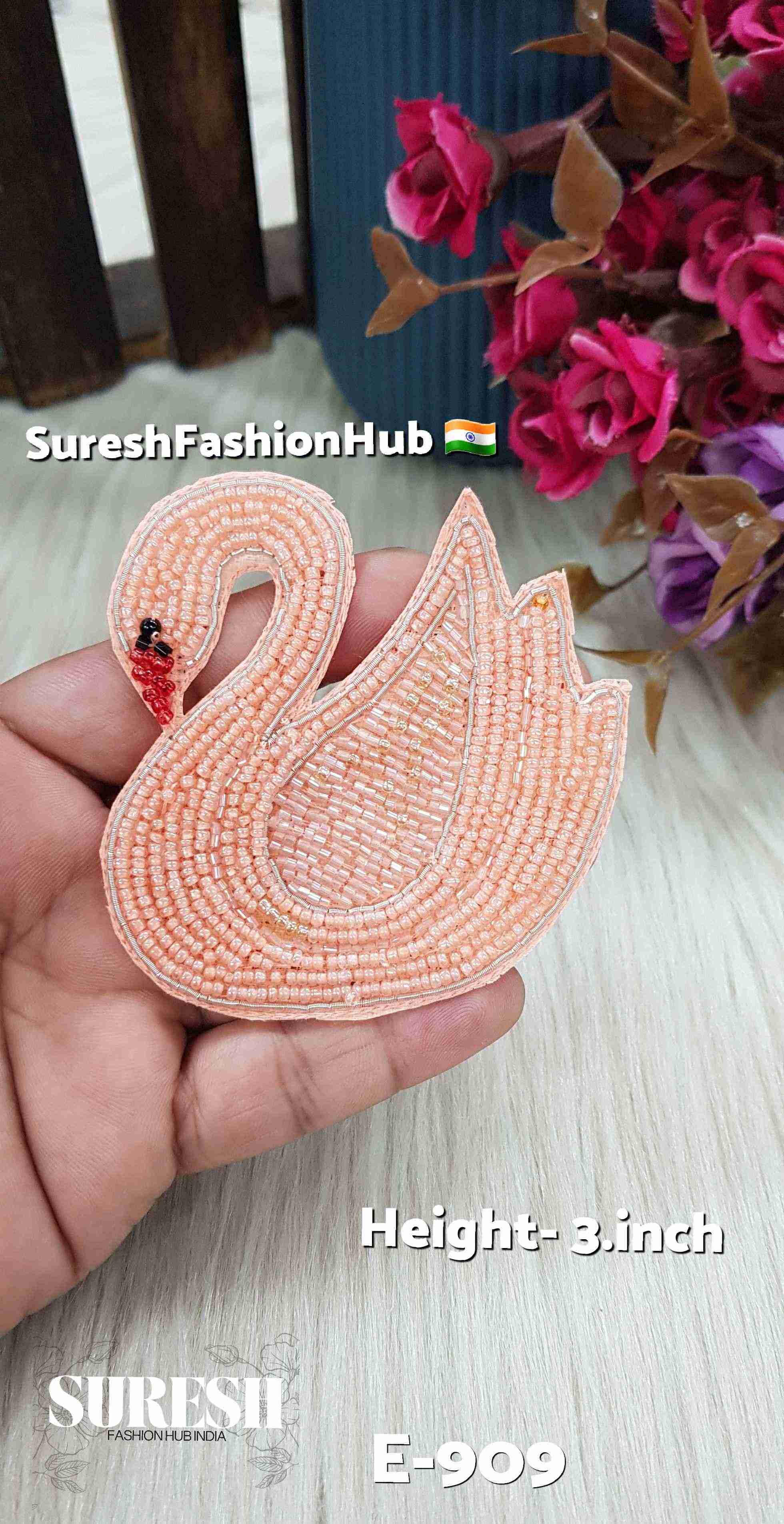 Peach Left Facing Swan Patch – E-909