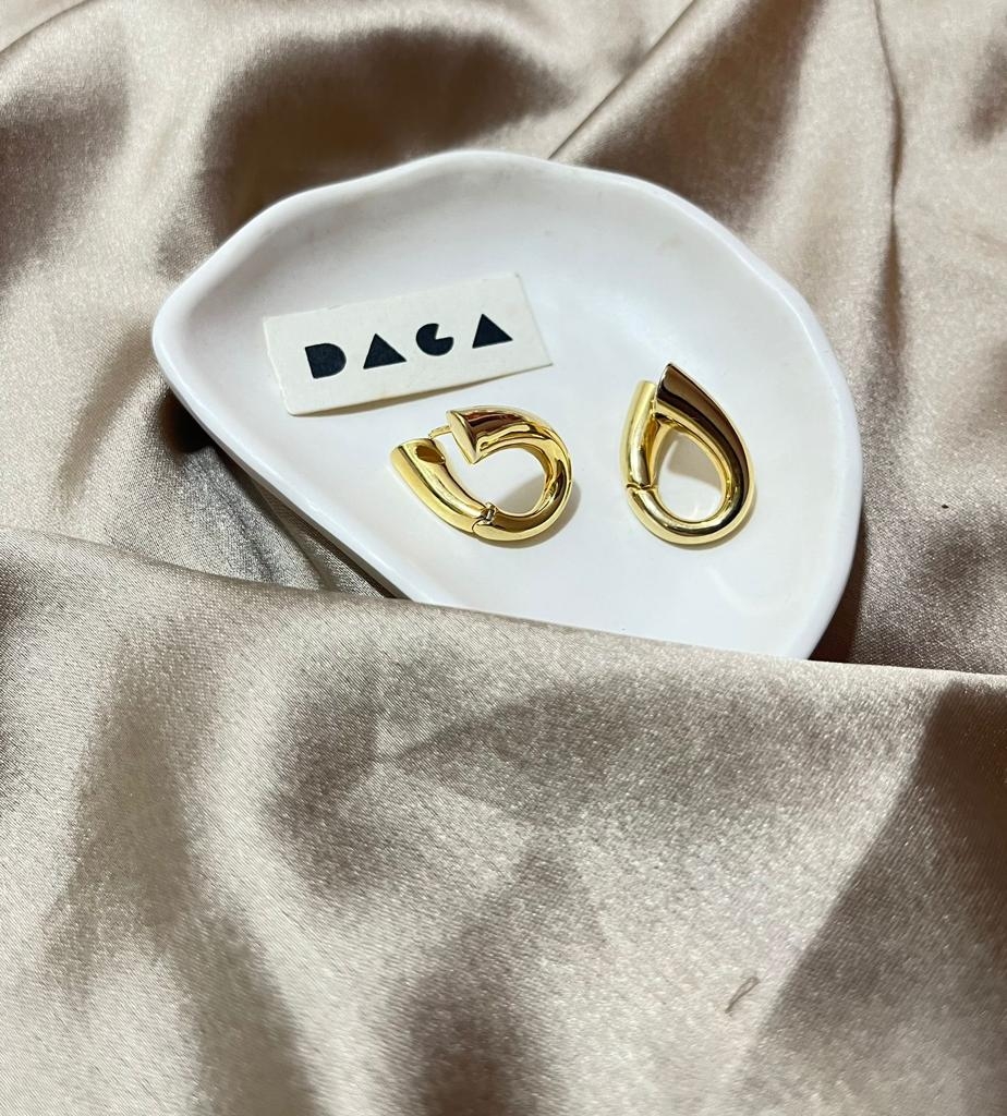DAGA | gold drop shaped earrings undefined
