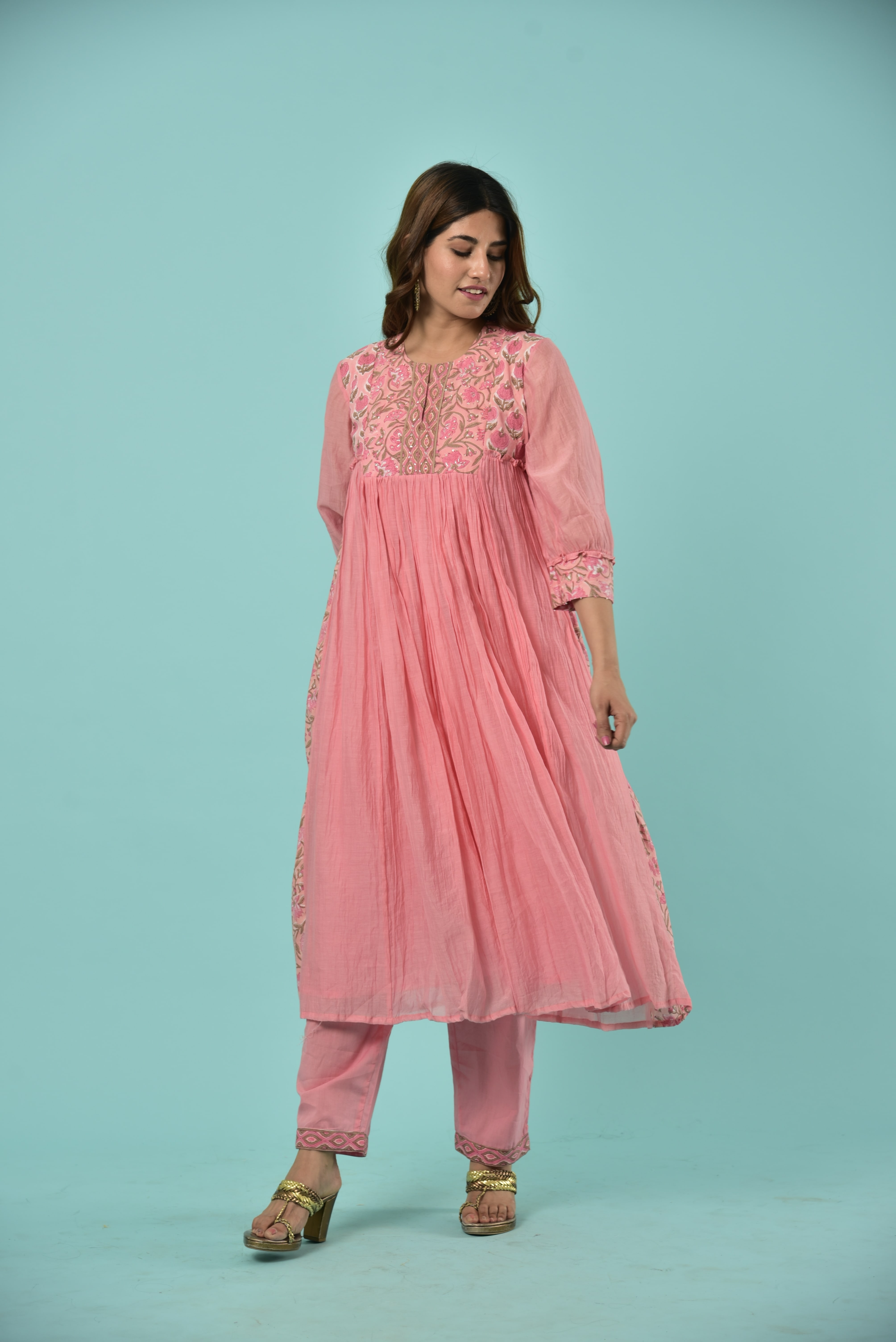 KAARAH BY KAAVYA | Pink mughal print chanderi kurta with cotton pants undefined
