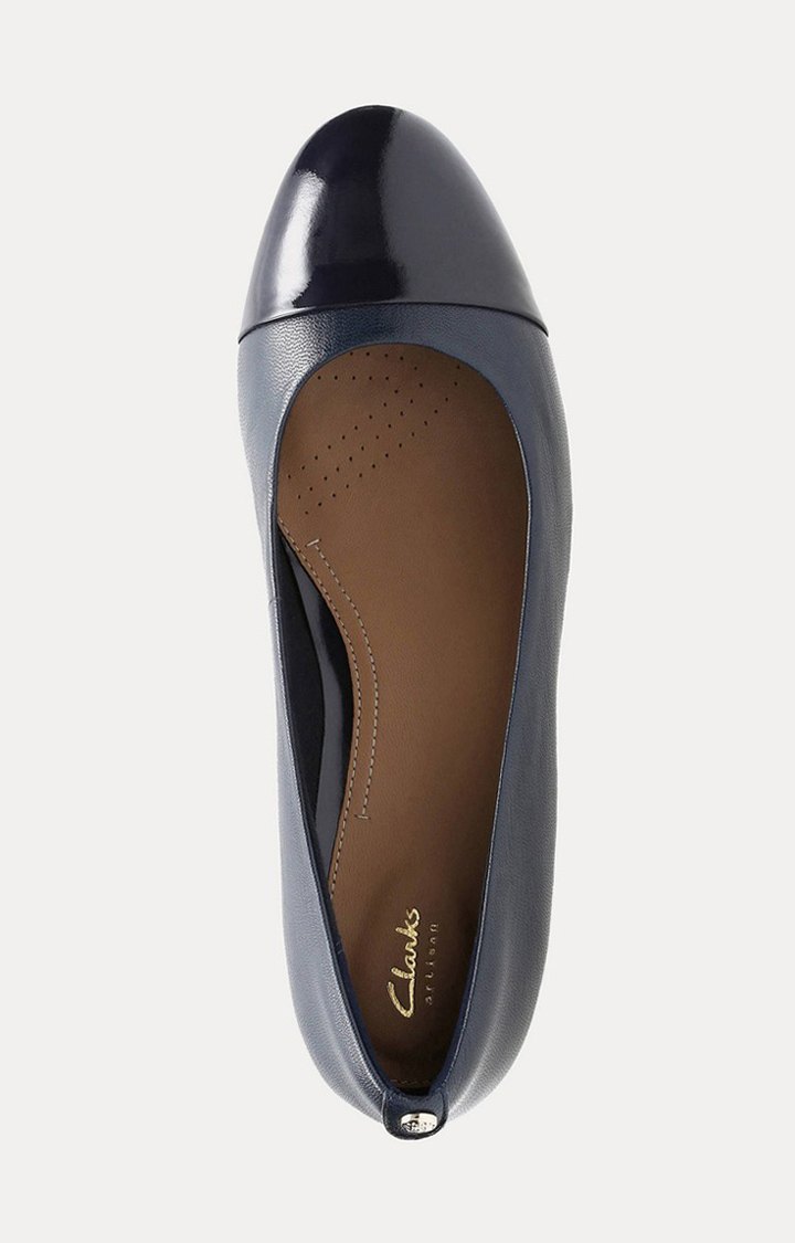 Clarks leather wedges top