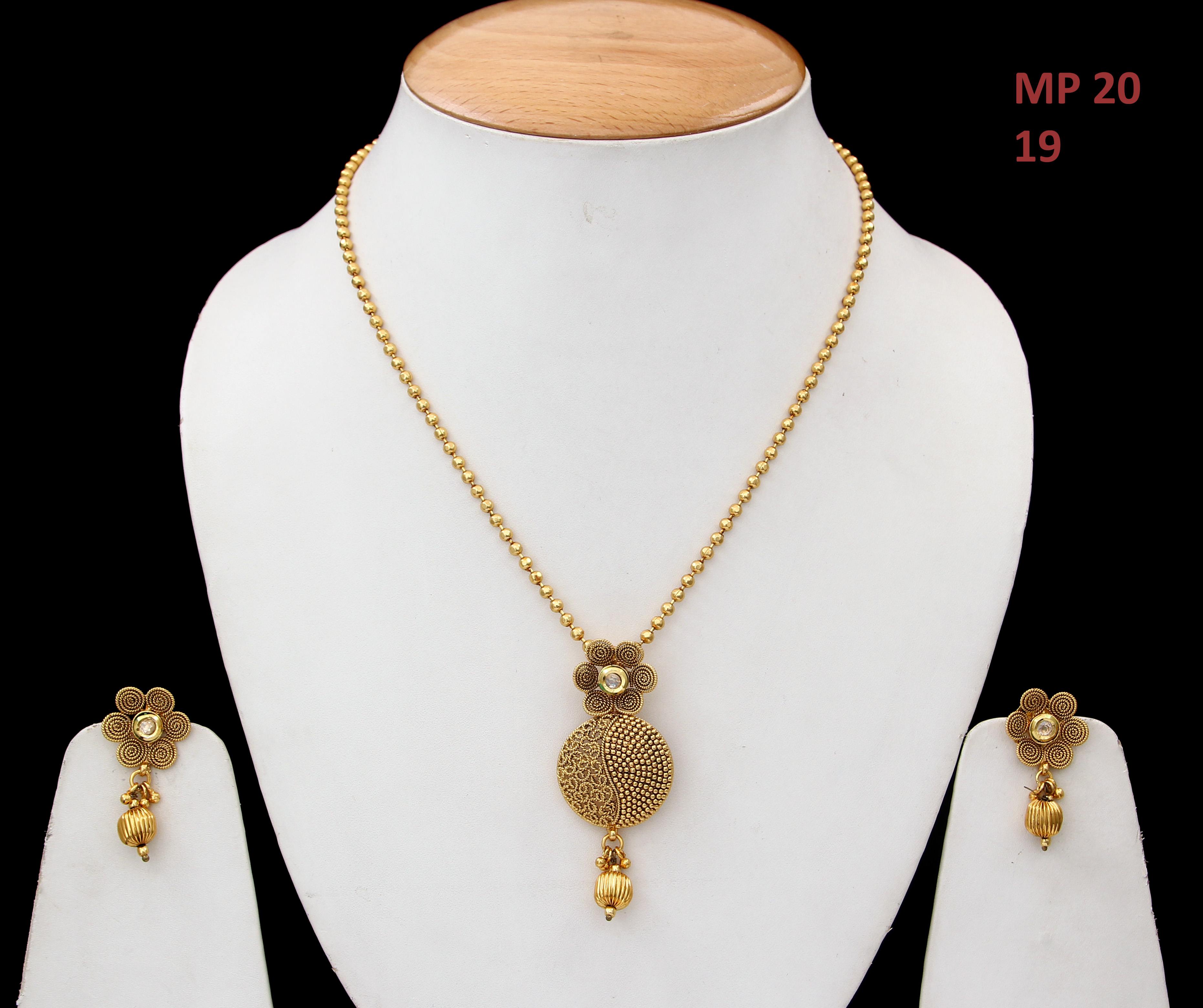 Fancy chain and earring set sales