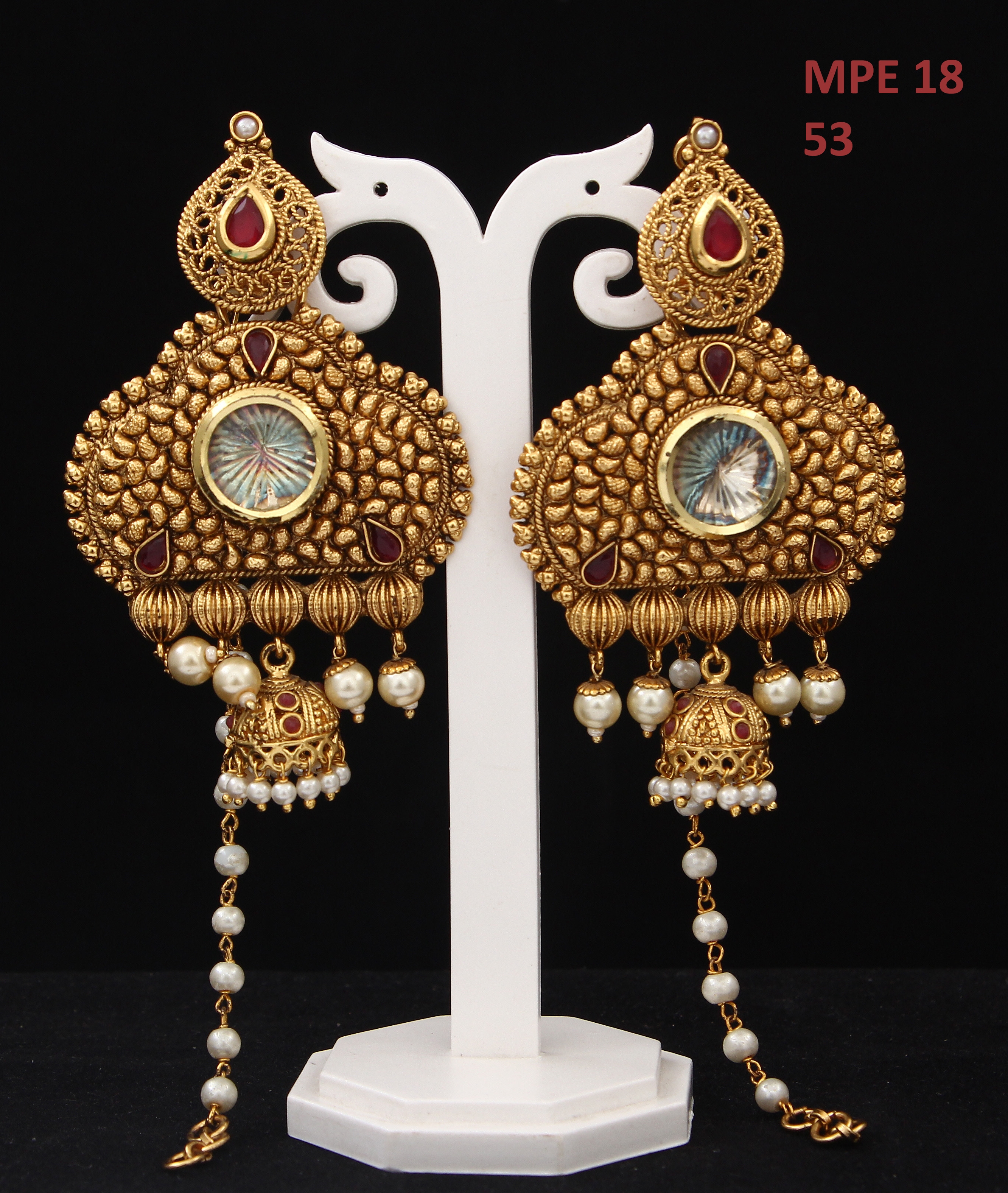 Moti jhumka a elegant look | Gold earrings designs, Gold earrings, Locket  ring