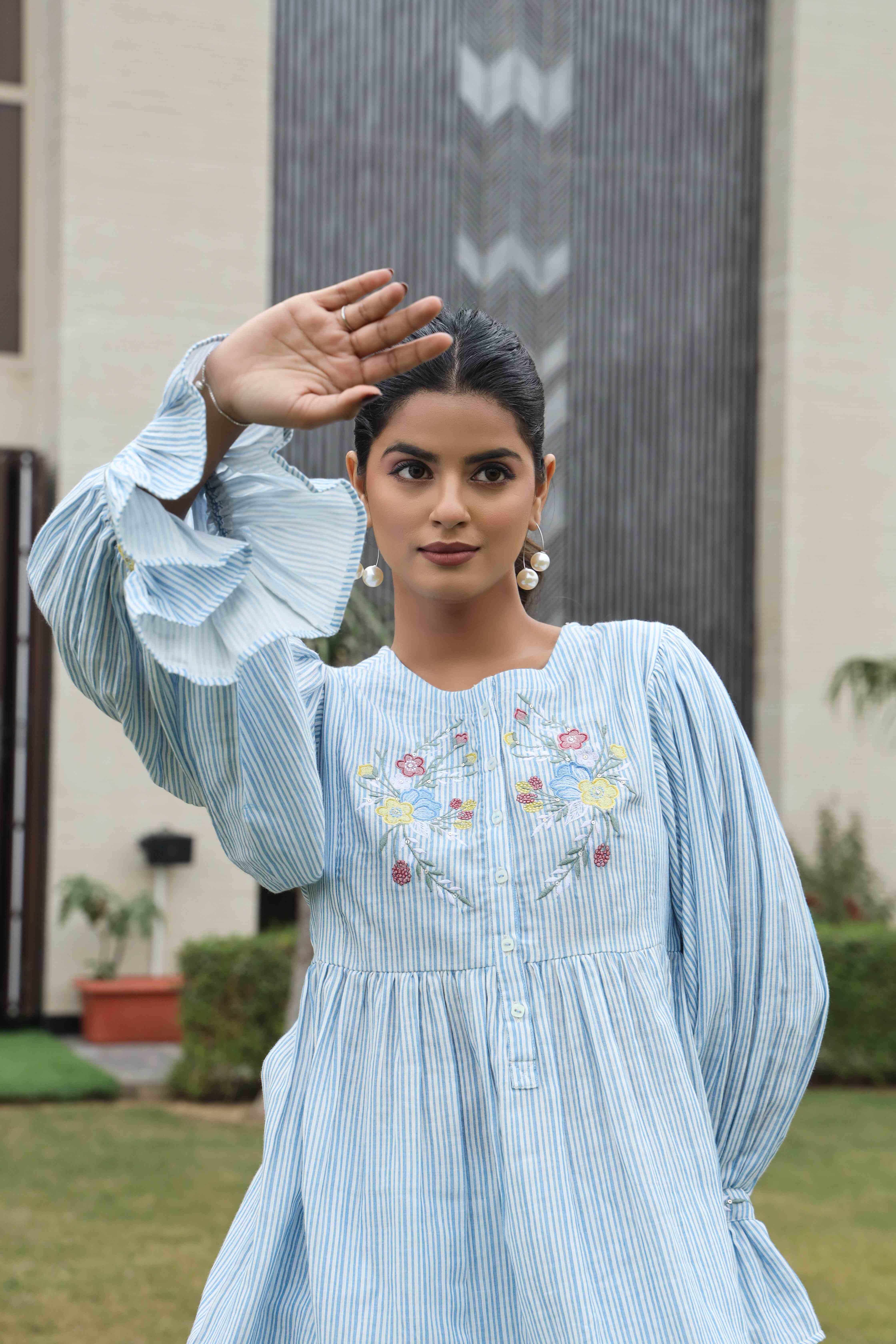 WOMEN'S EMBROIDERED WHITE & BLUE YARN DYED CO-ORD SET