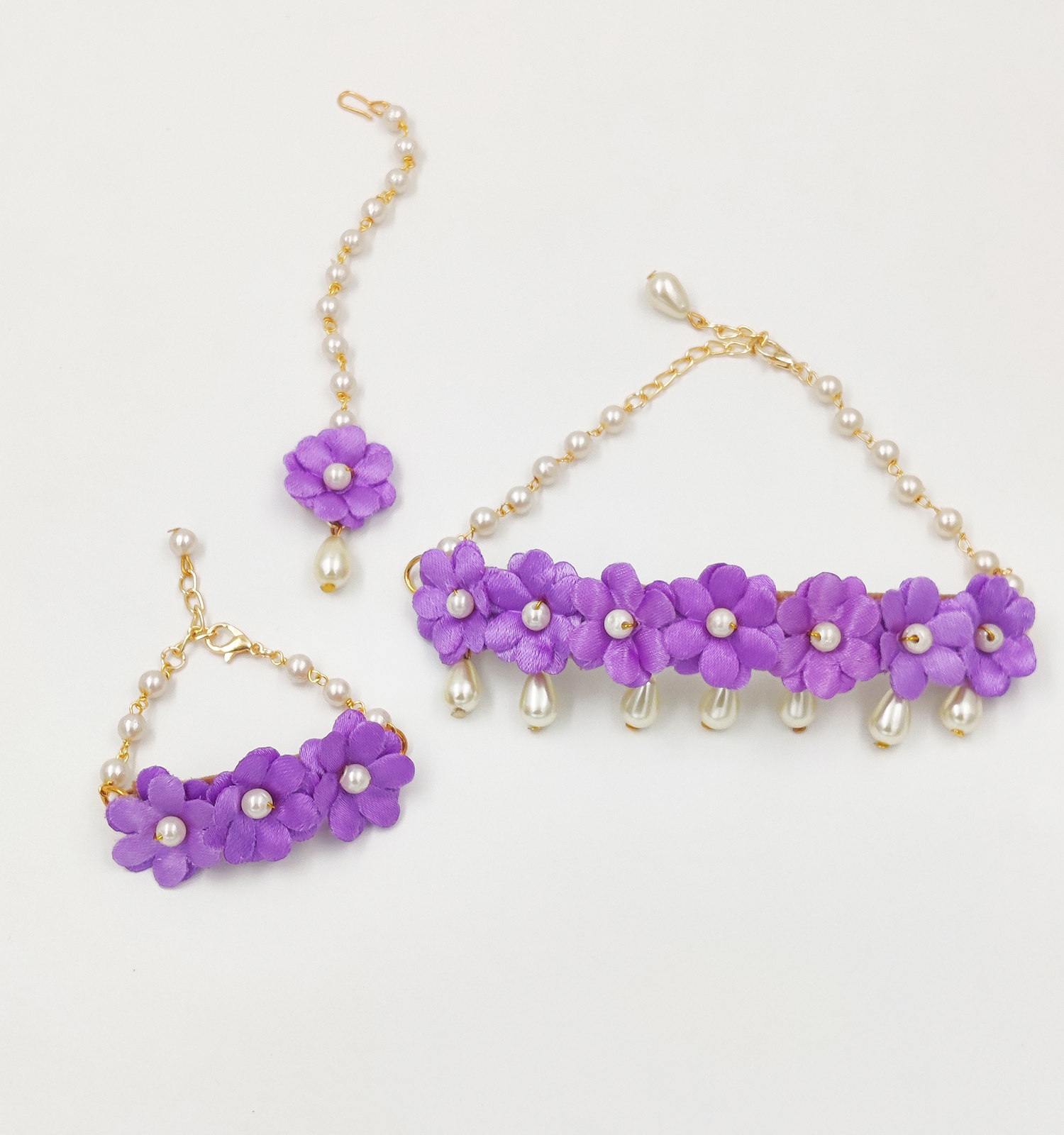 Sandali  Flower Set Of Necklace, Bracelet & Maang Teeka - Lilac