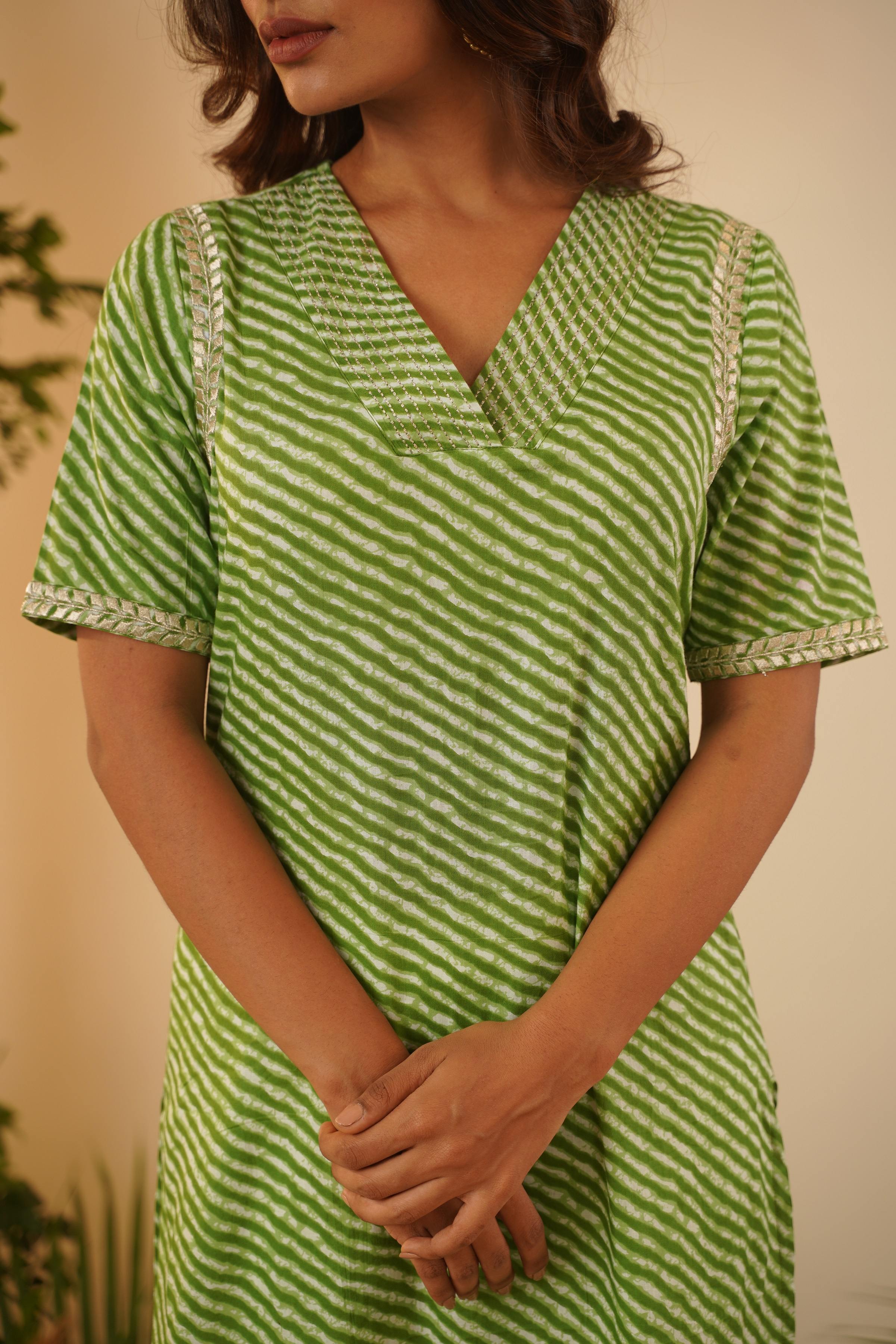 Green Leheriya Straight Kurta & Pant