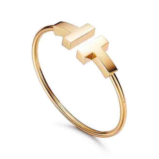 Tiffany T: Large Wire Bracelet in 18k Gold