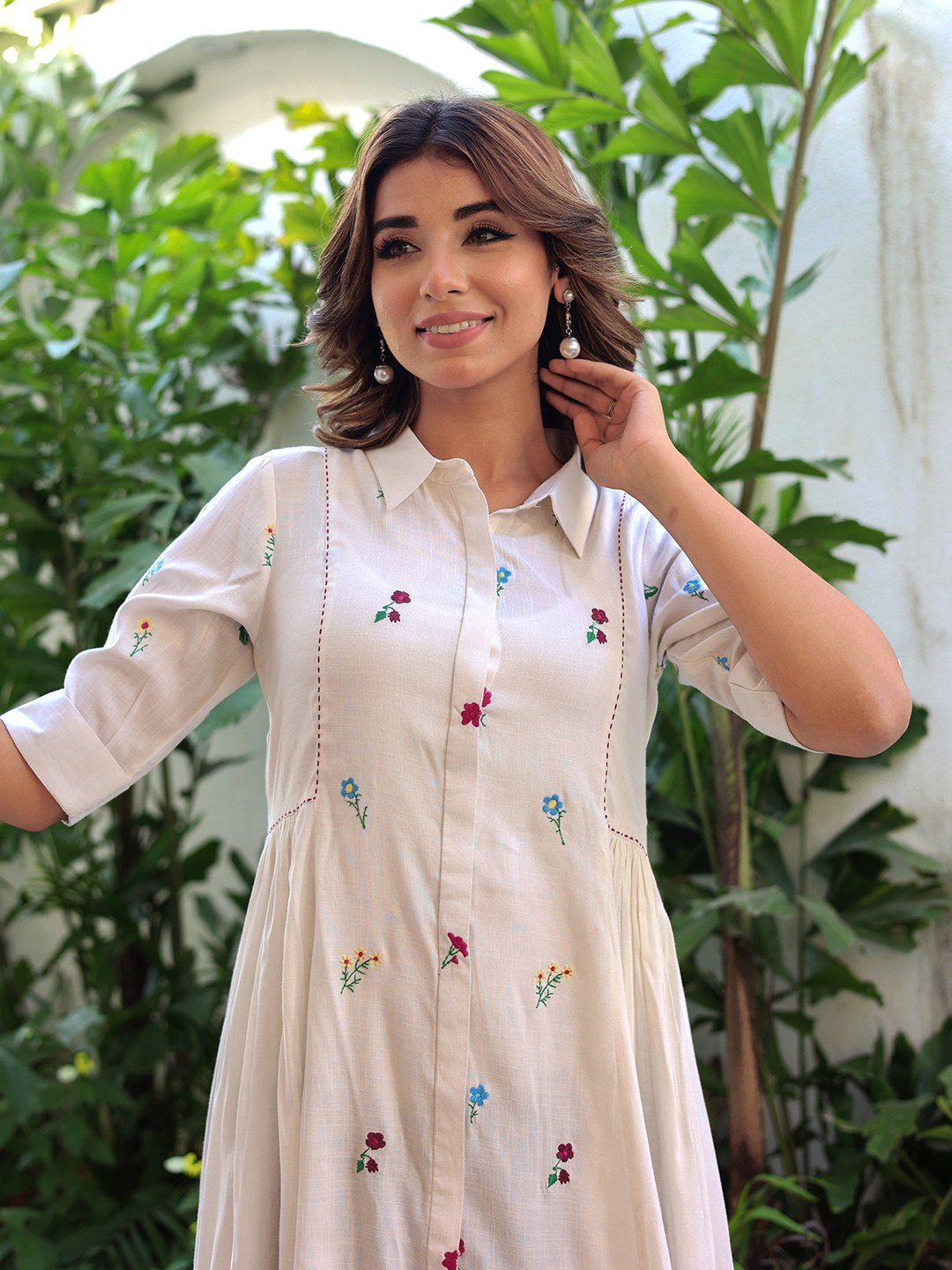 WHITE FLORAL EMBROIDERED DRESS