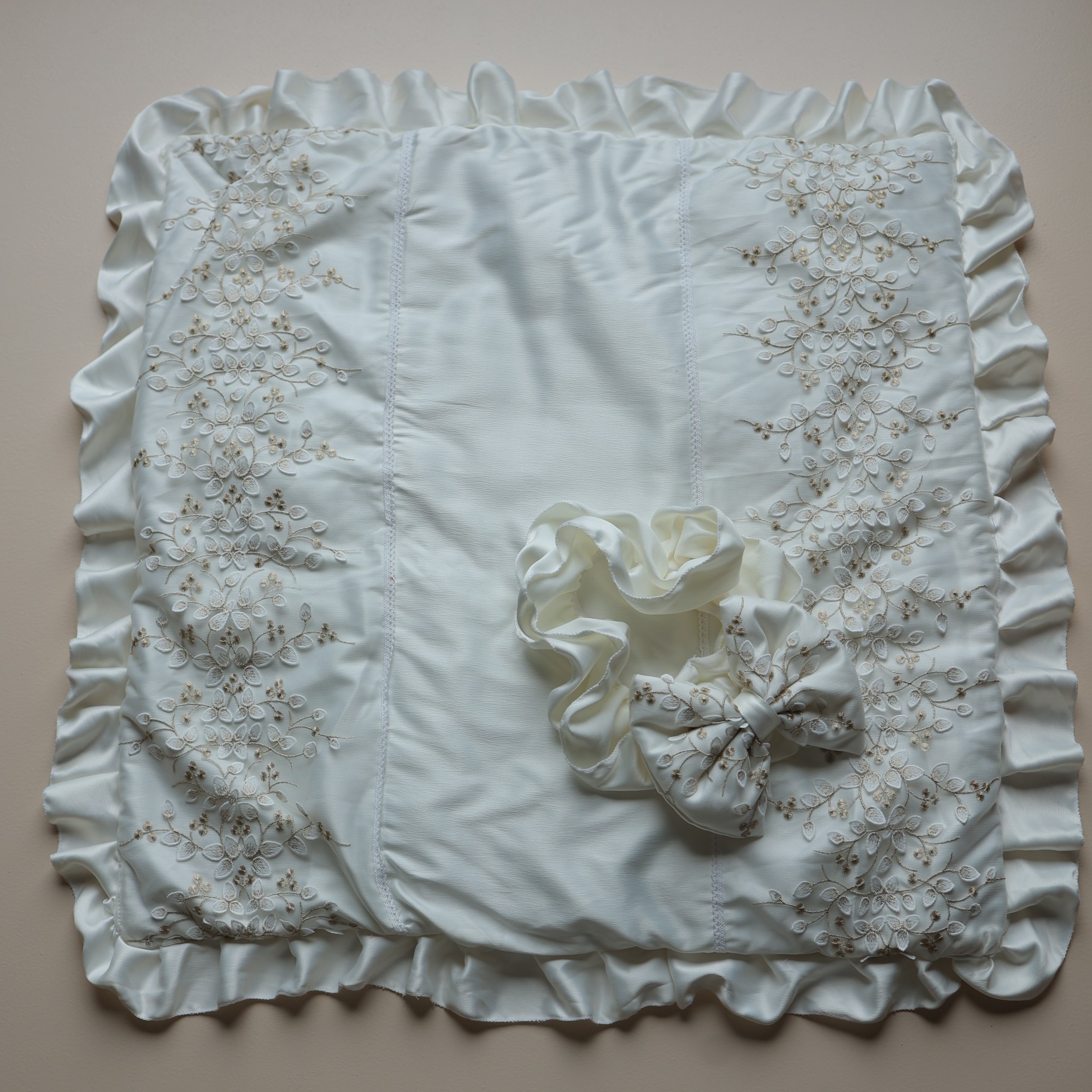 Snow Petal Drape Set
