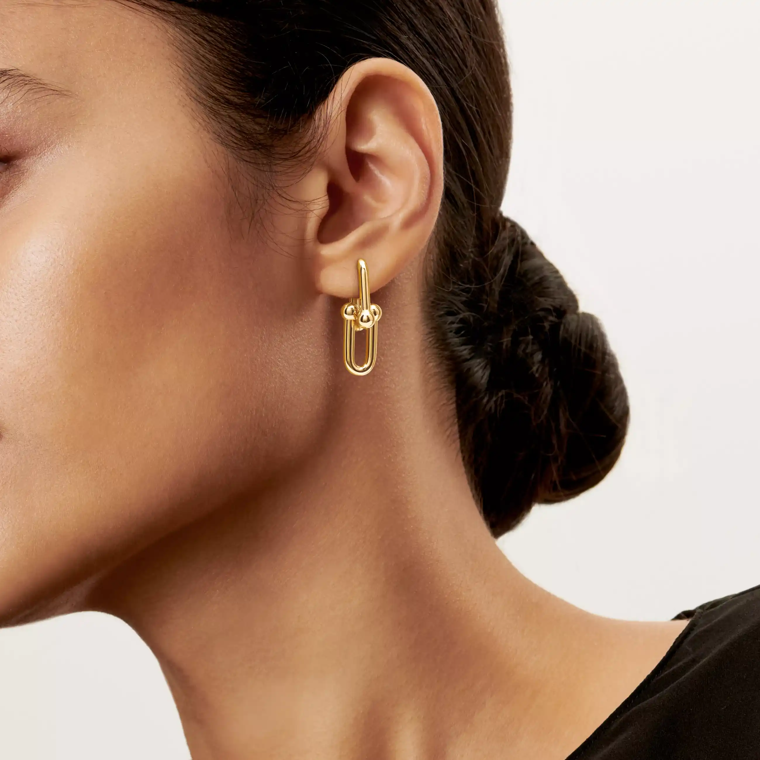 Tiffany HardWear: Medium Link Earrings in Yellow Gold
