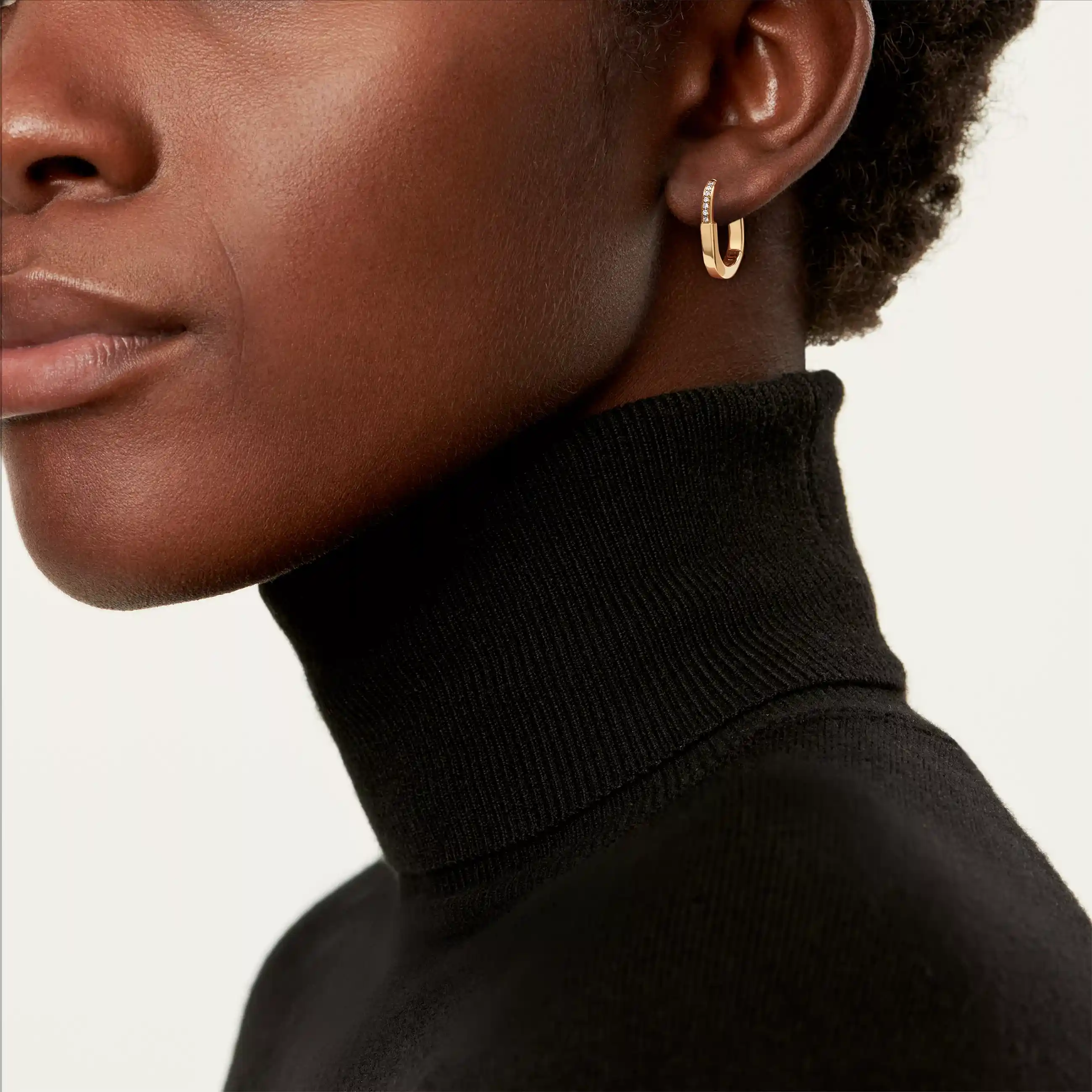 Tiffany Lock: Small Earrings in Yellow Gold with Diamonds