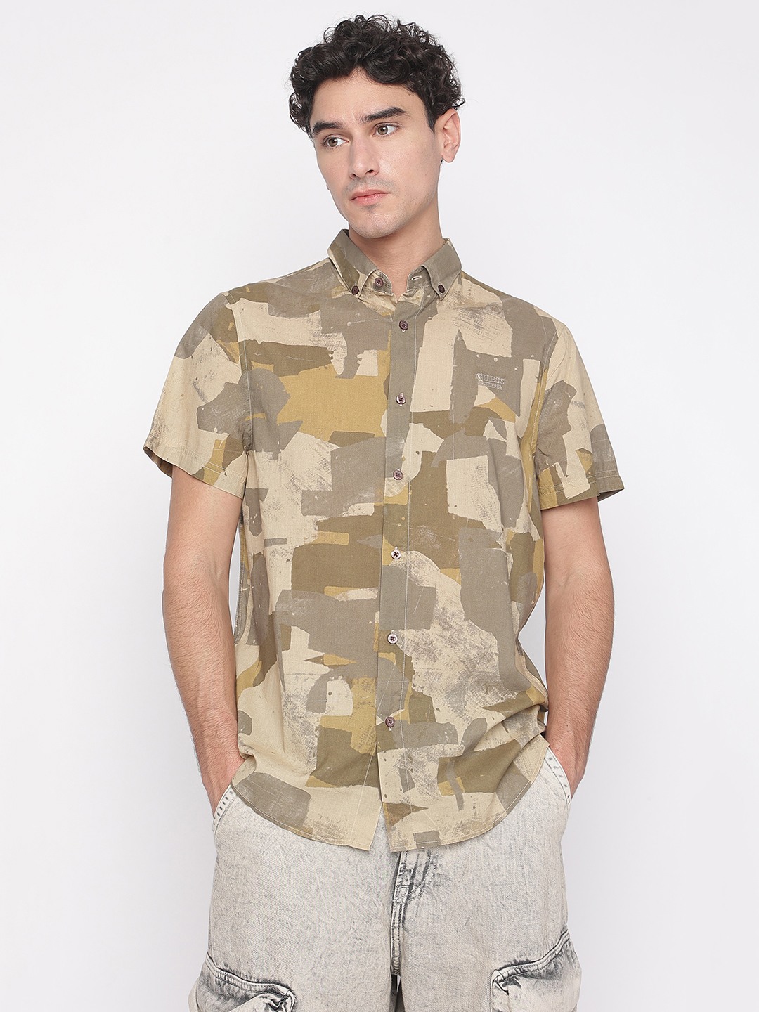 Nucamo Allover Printed Spread Collar Short Sleeves Shirt