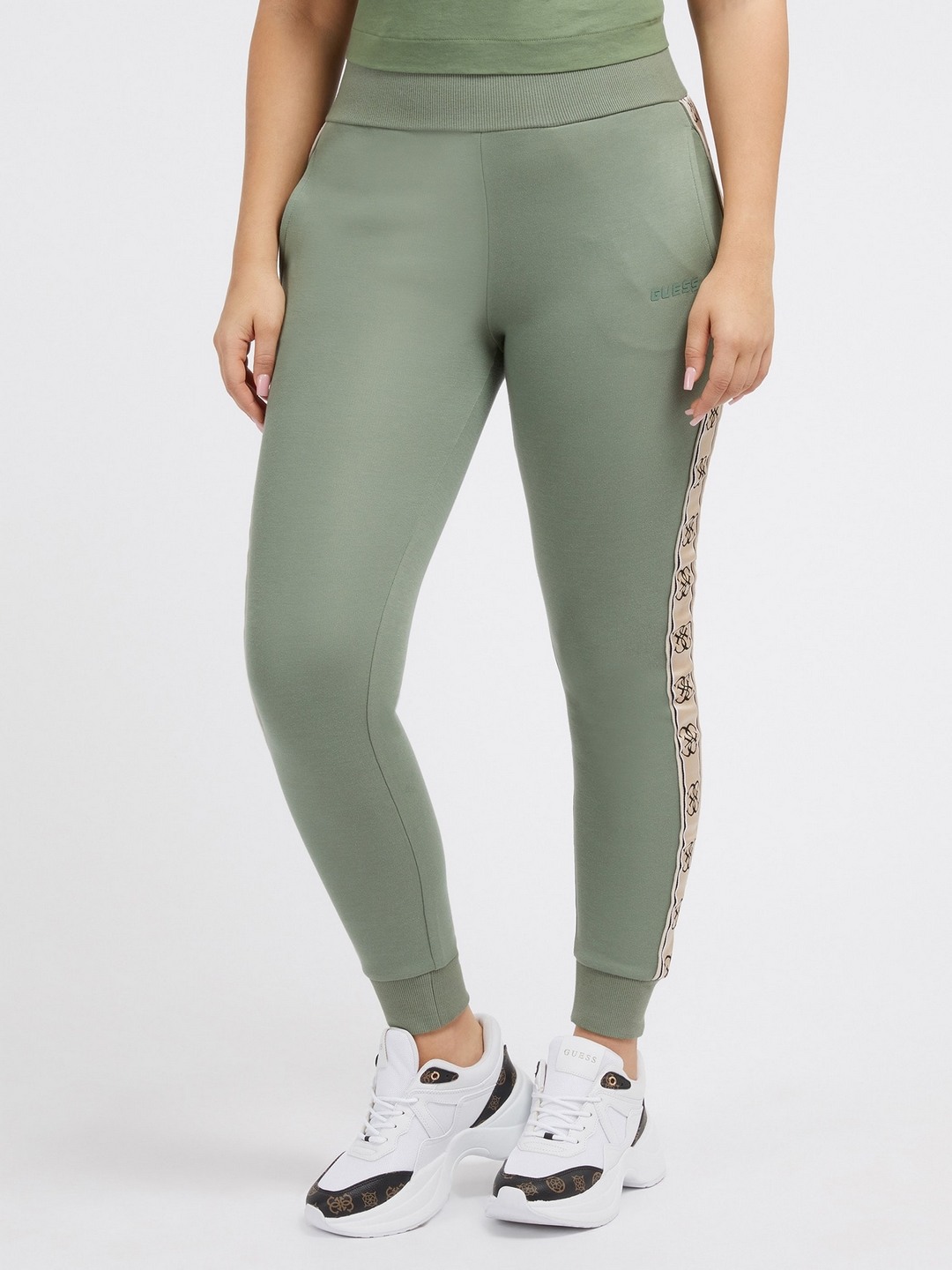 Green Cotton Blend Solid Regular Fit Trackpant