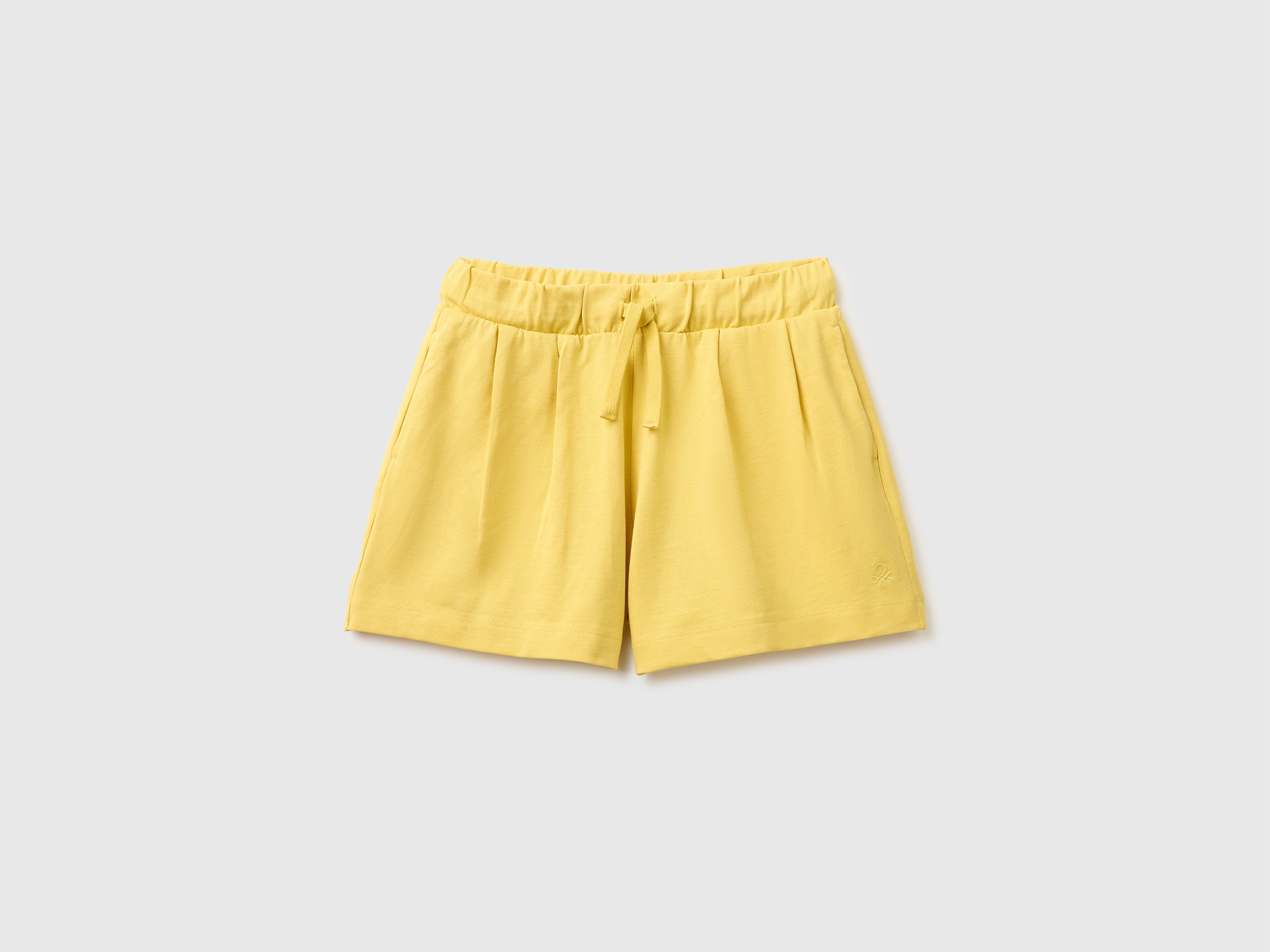 Bermuda shorts with drawstring