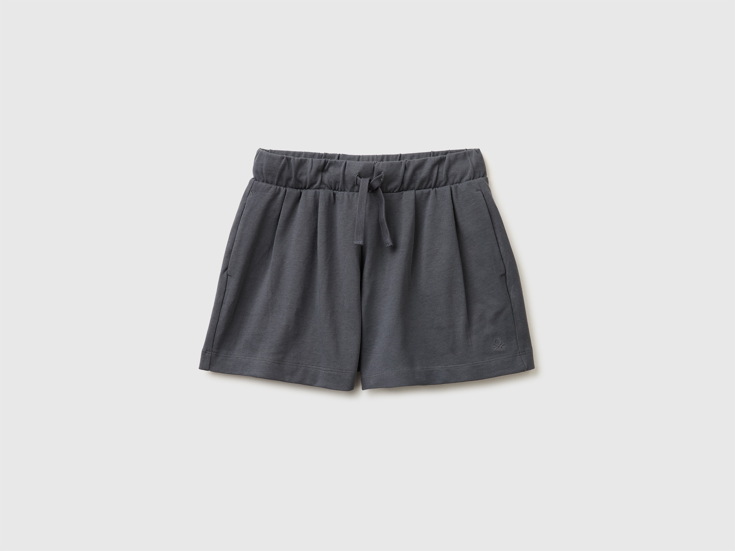Bermuda shorts with drawstring