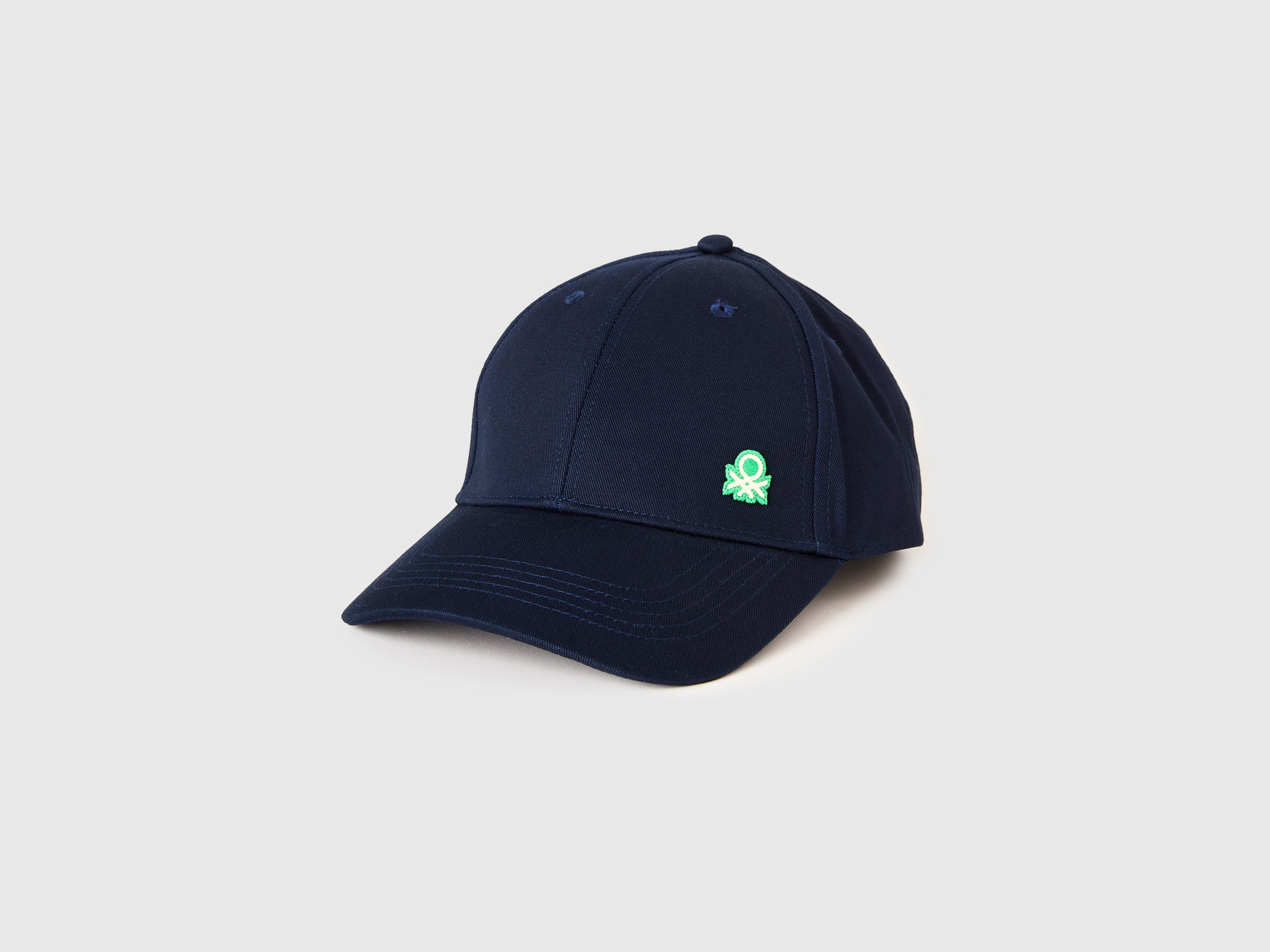 Baseball cap with logo