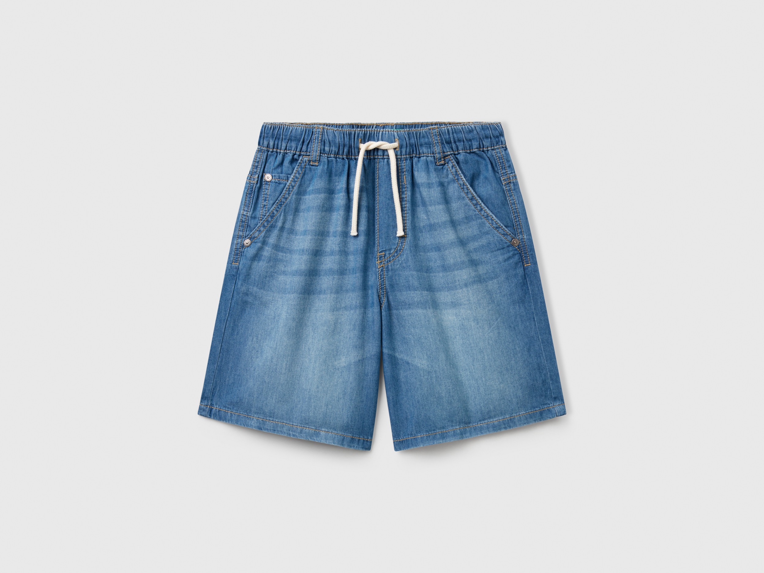 Bermuda shorts in chambray