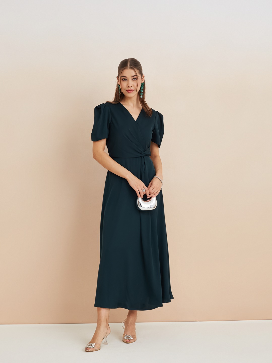 Latin Quarters Women'S Green V-Neck Half Sleeves Solid Casual Dress