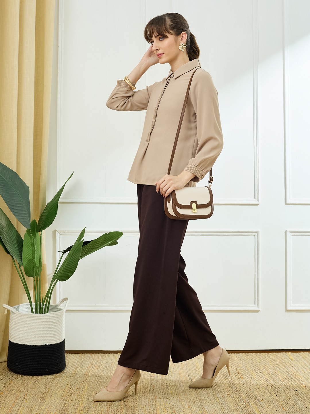 Latin Quarters Women'S Beige Solid Straight Tunic