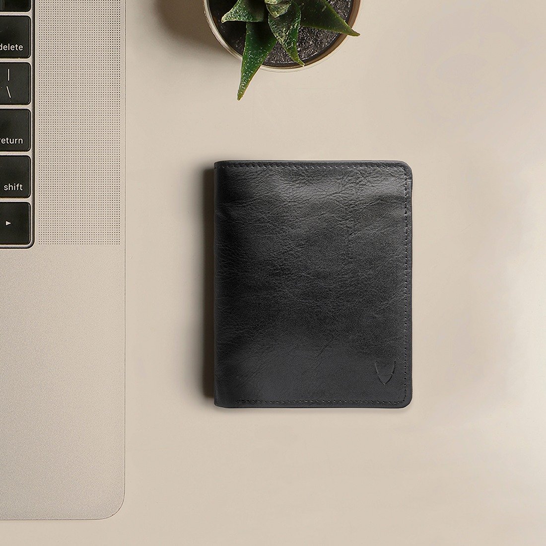 Hidesign Genuine Leather Men Bi Fold Black