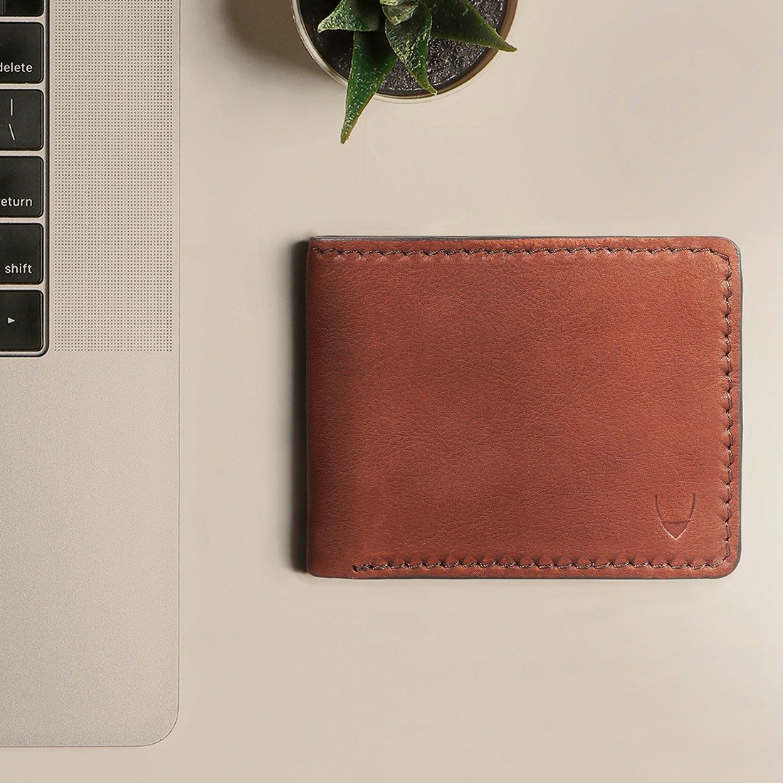 Hidesign Genuine Leather Men Bi Fold Brown