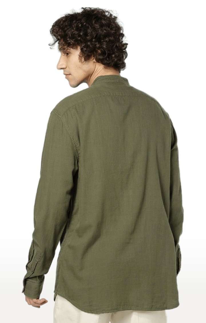 Men's Green Solid Casual Shirts