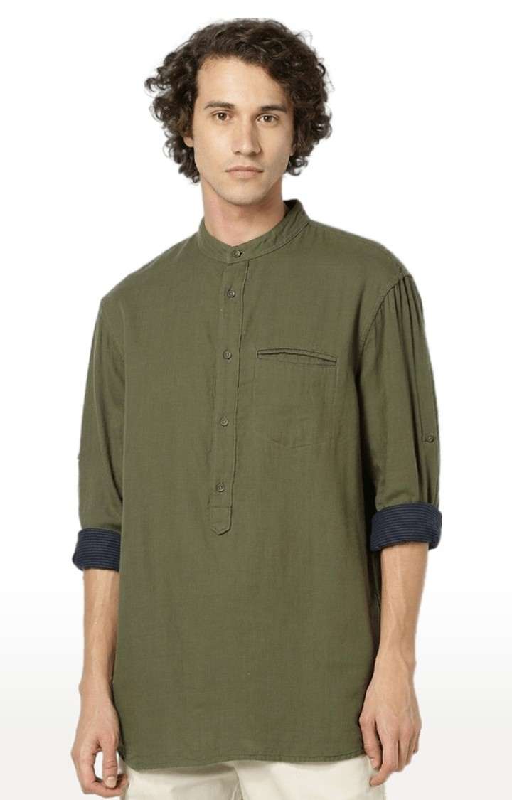 Men's Green Solid Casual Shirts