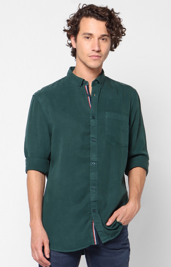 Men's Green Solid Casual Shirts