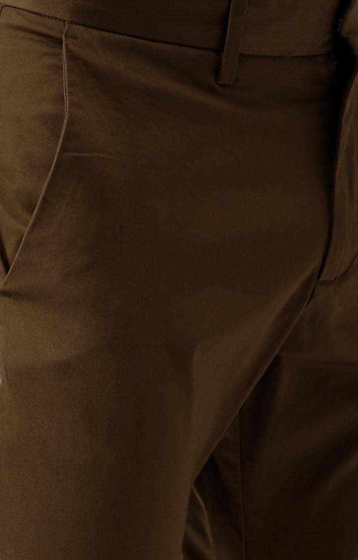 Men's Brown Cotton Blend Solid Chinos