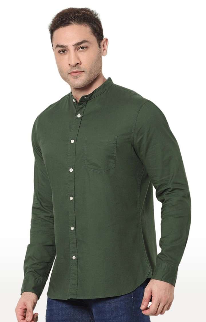 Men's Green Solid Casual Shirts