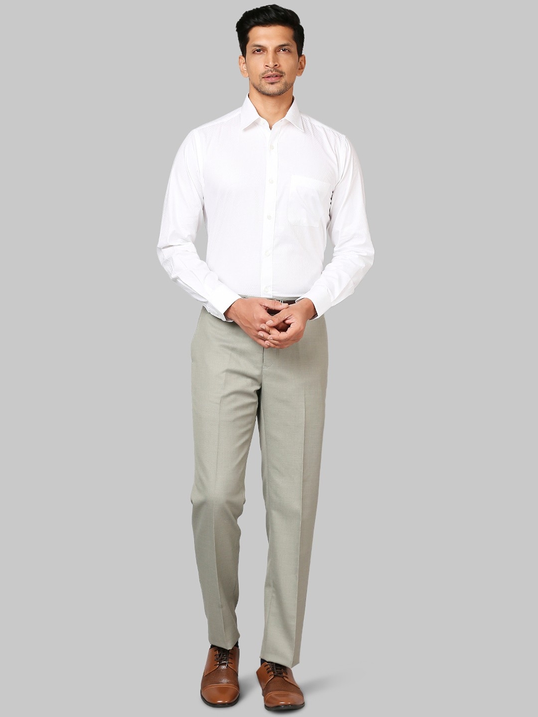 Share 77+ white shirt and khaki trousers best - in.cdgdbentre