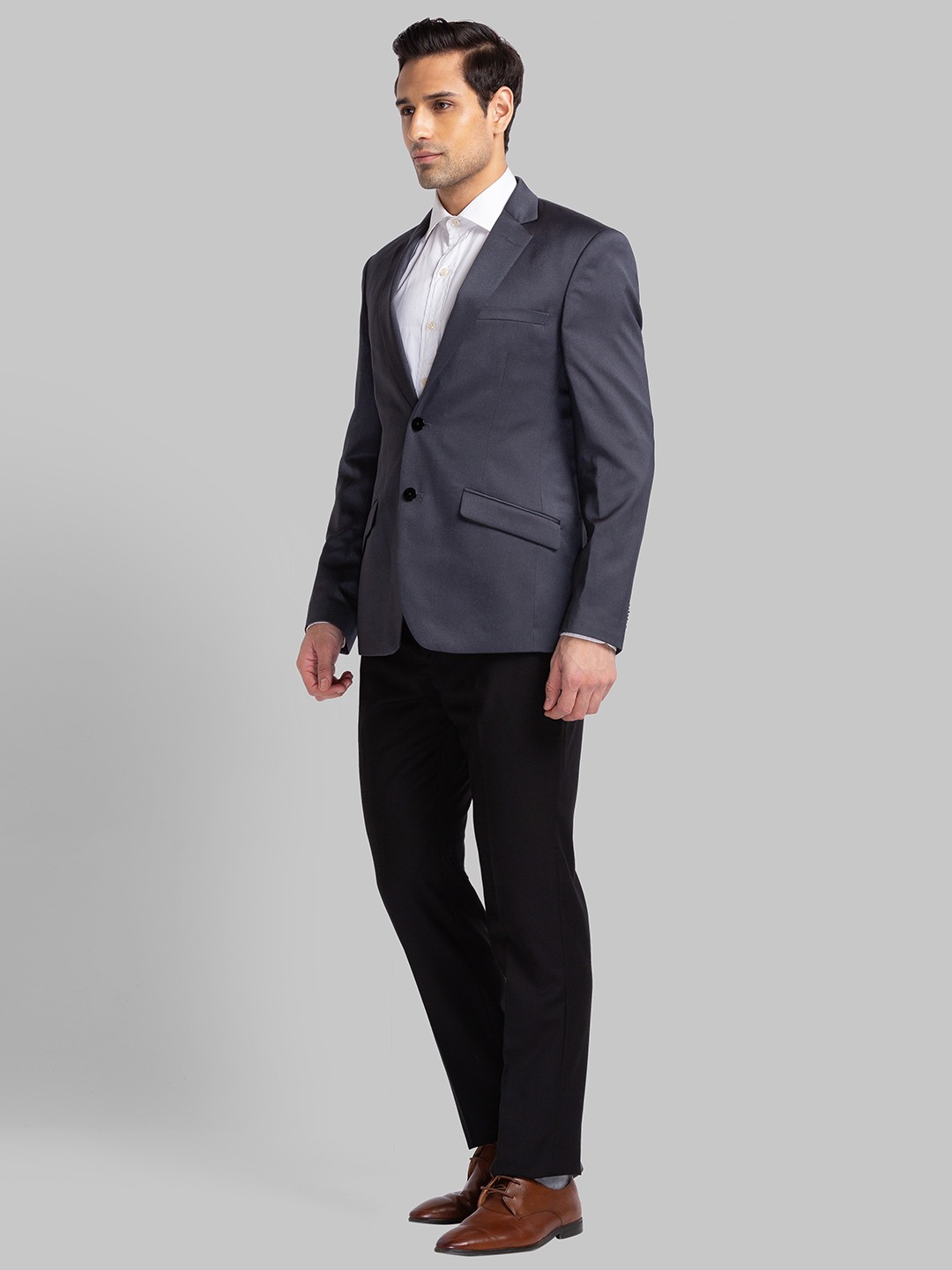 Park Avenue Men Grey Regular Fit Structure Terylene Rayon Blend Suit
