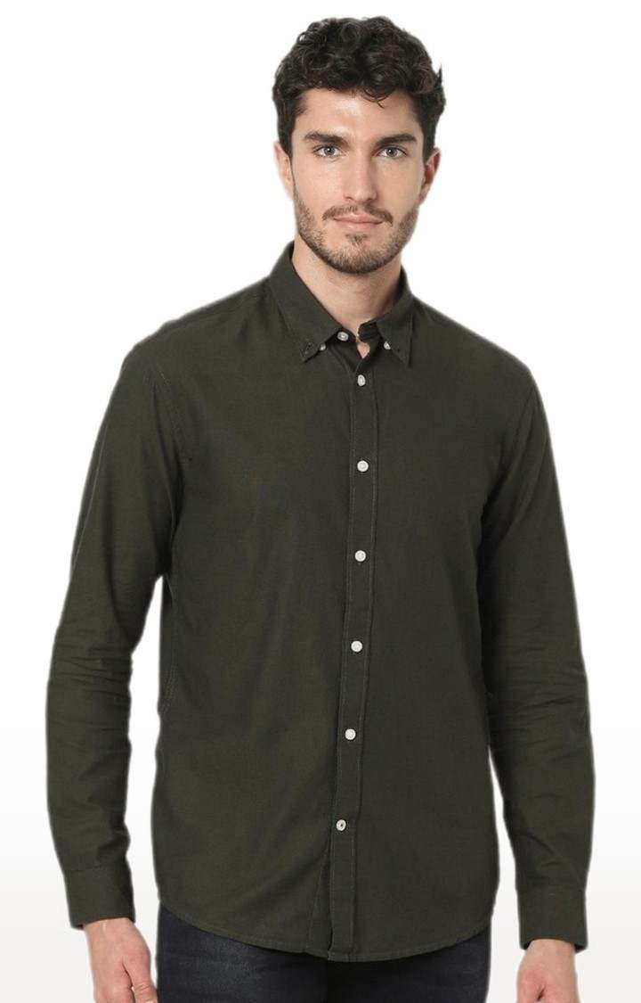 Men's Green Solid Casual Shirts