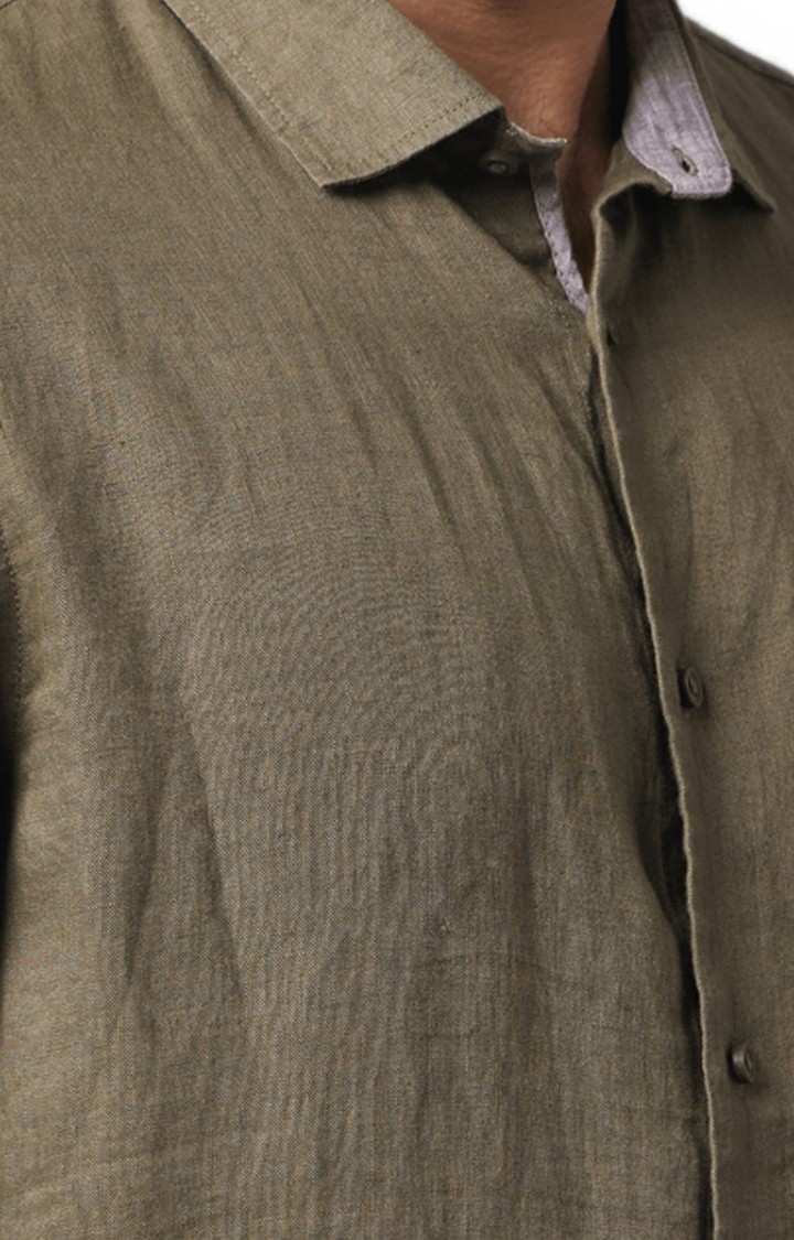 Men's Green Solid Casual Shirts