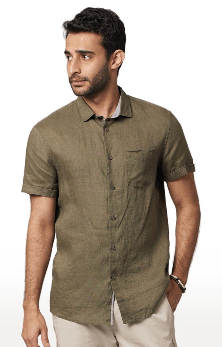 Men's Green Solid Casual Shirts