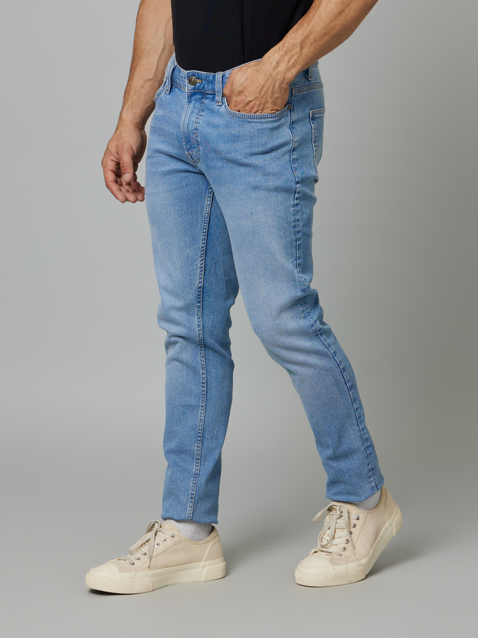 celio | Men's Blue Cotton Solid Tapered Jeans 2