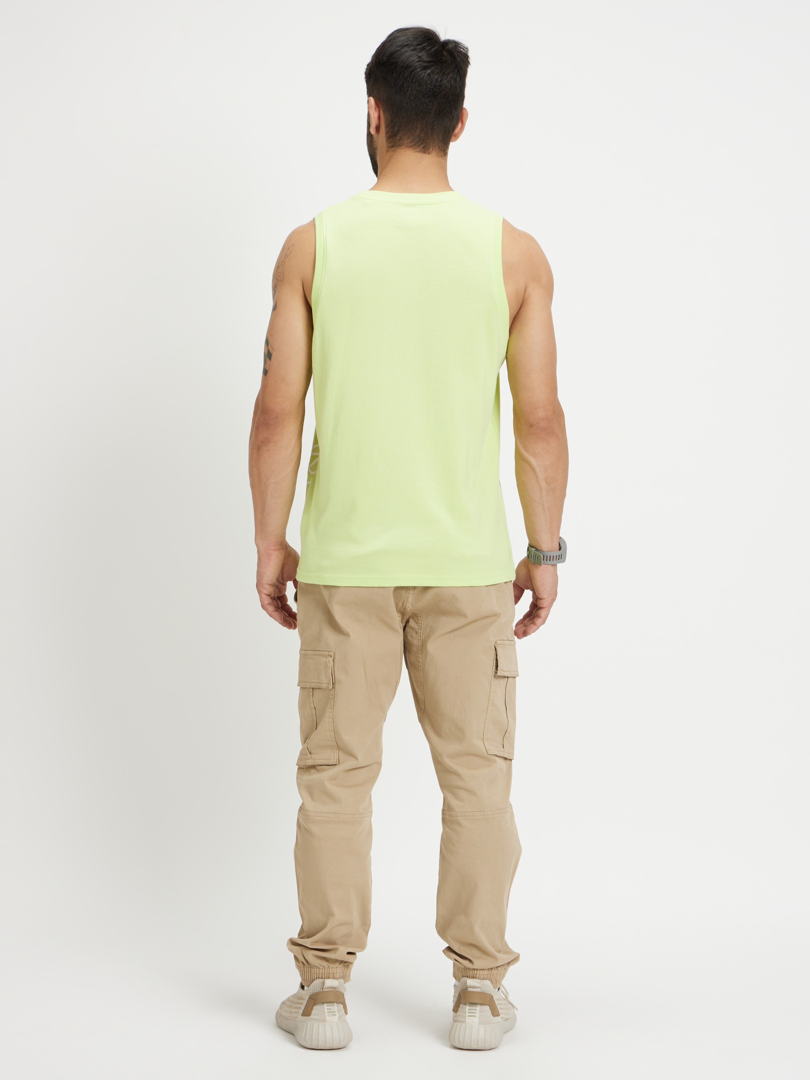 celio | Men's Green Solid Regular T-Shirts 2