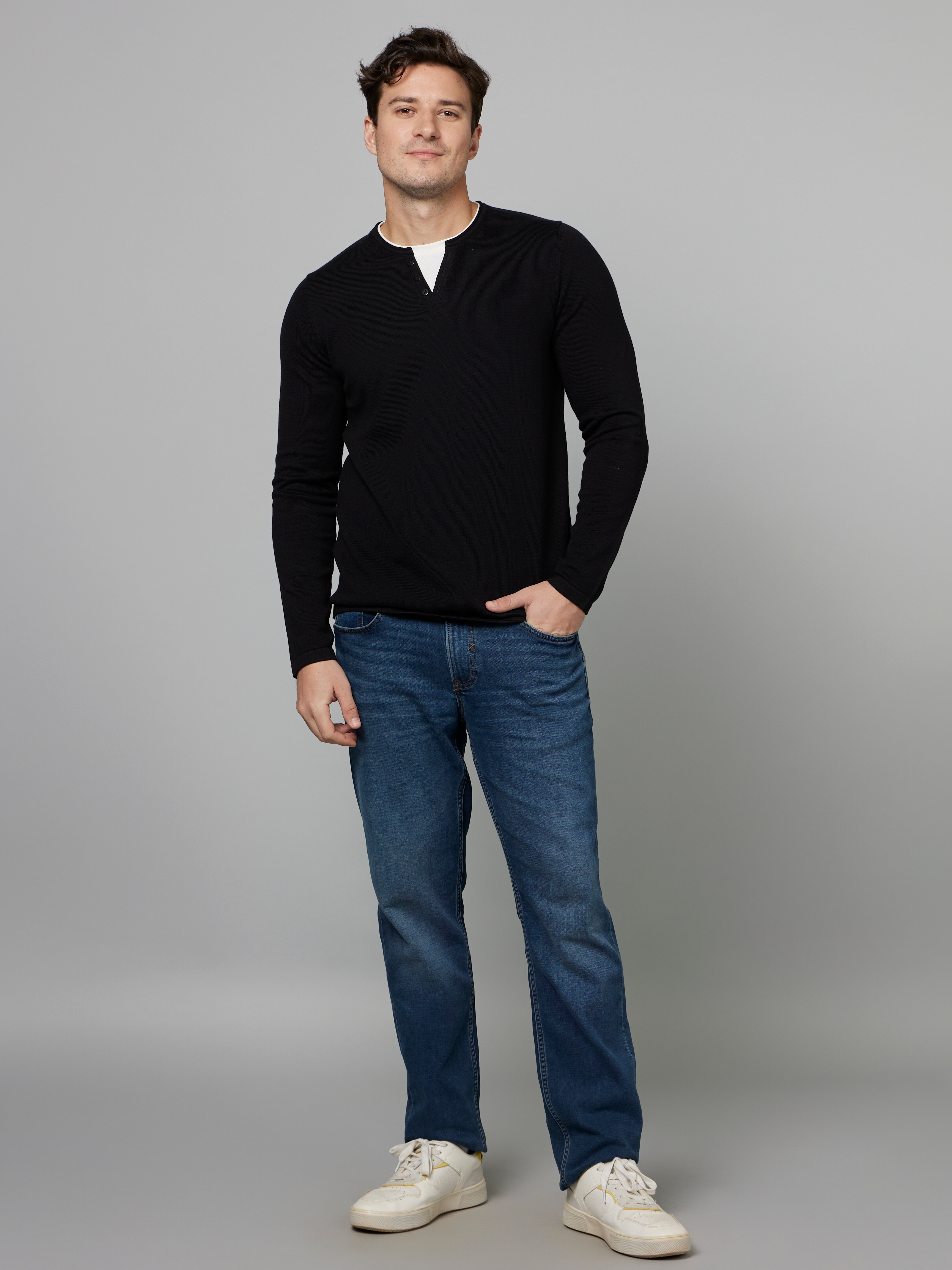 Men's Black Solid Sweaters