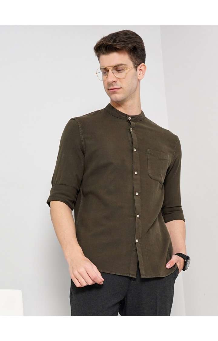 Men's Green Solid Casual Shirts