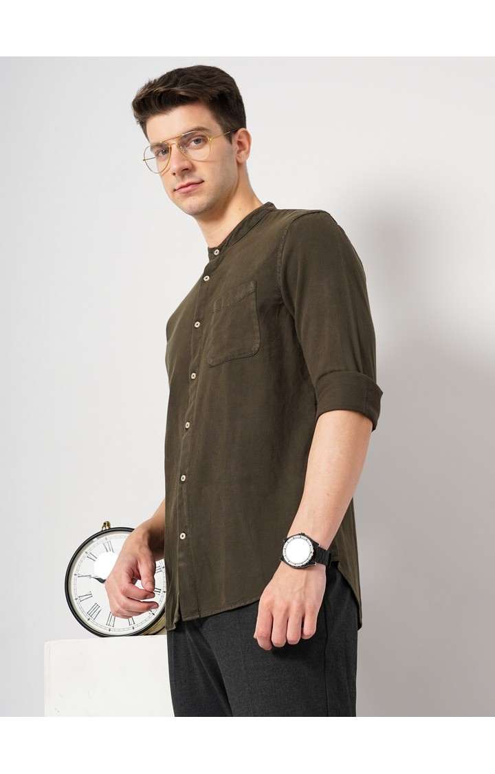 Men's Green Solid Casual Shirts