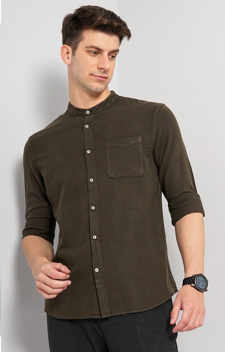 Men's Green Solid Casual Shirts