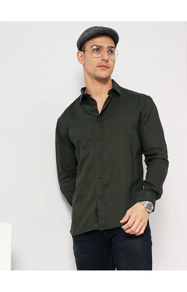 Men's Green Solid Casual Shirts