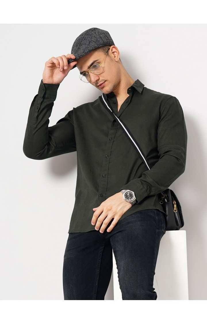 Men's Green Solid Casual Shirts
