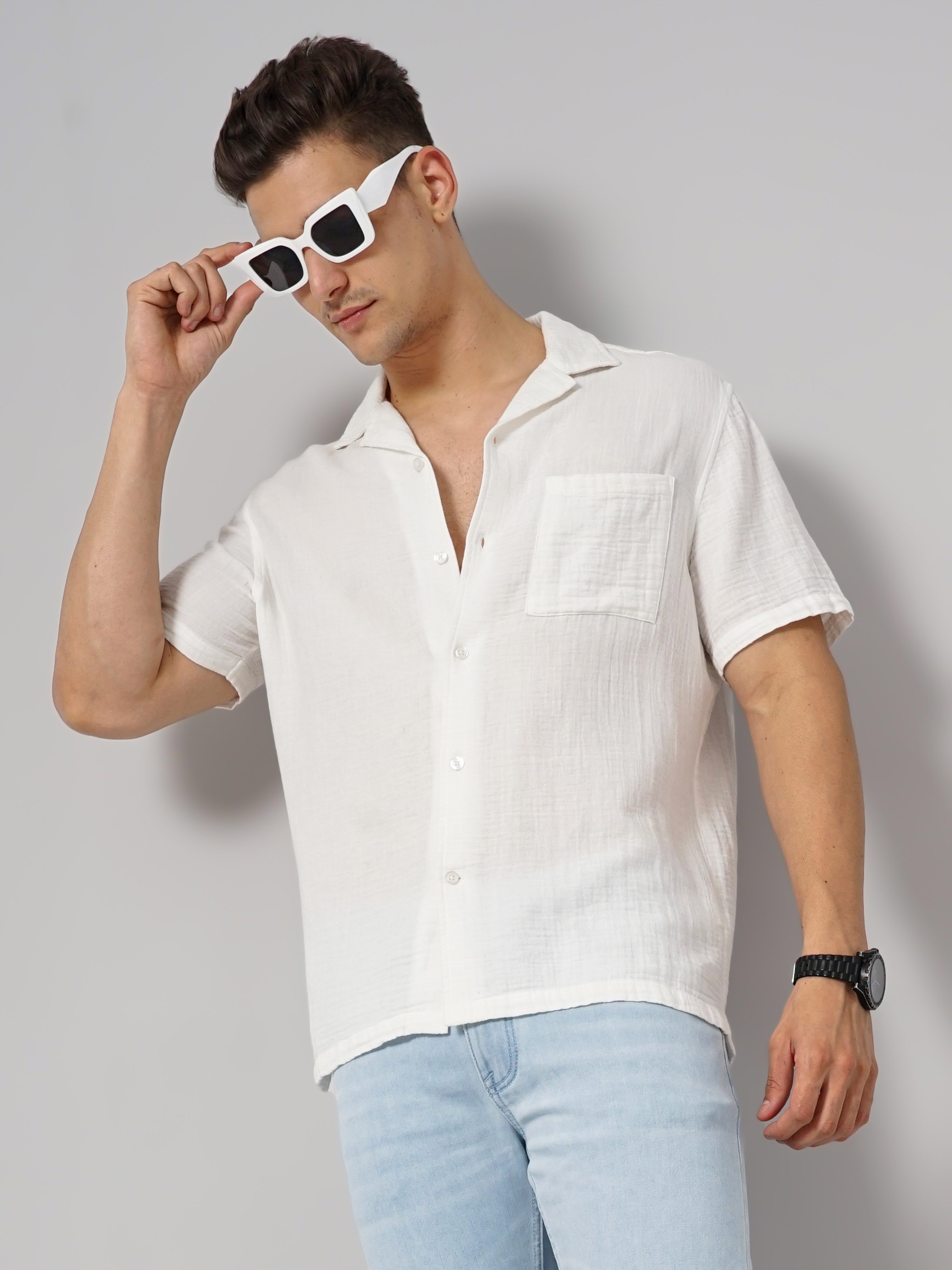 Men's White Solid Casual Shirts