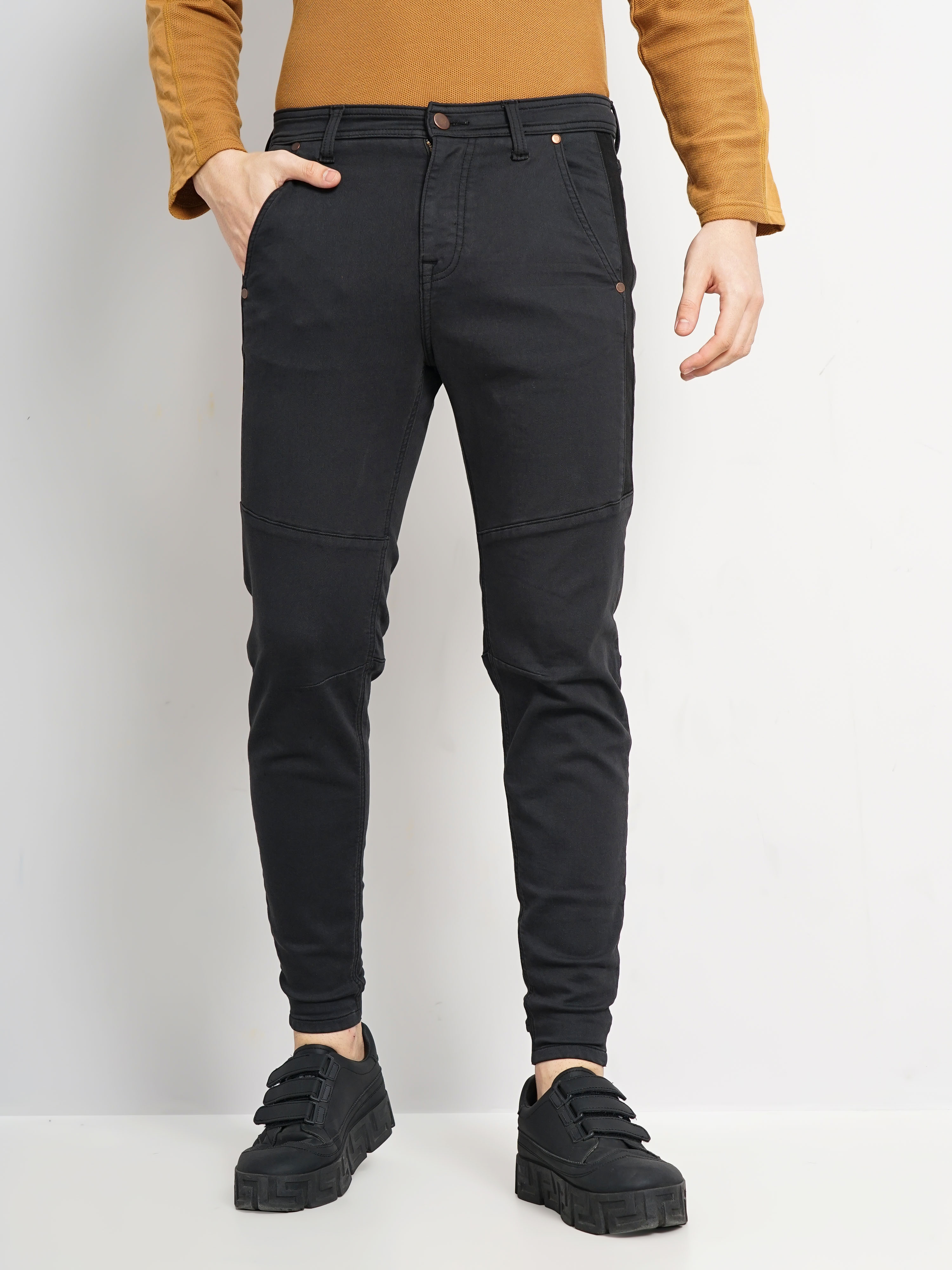 Celio Men Black Solid Slim Fit Cotton Twill Denim Cargo Jeans