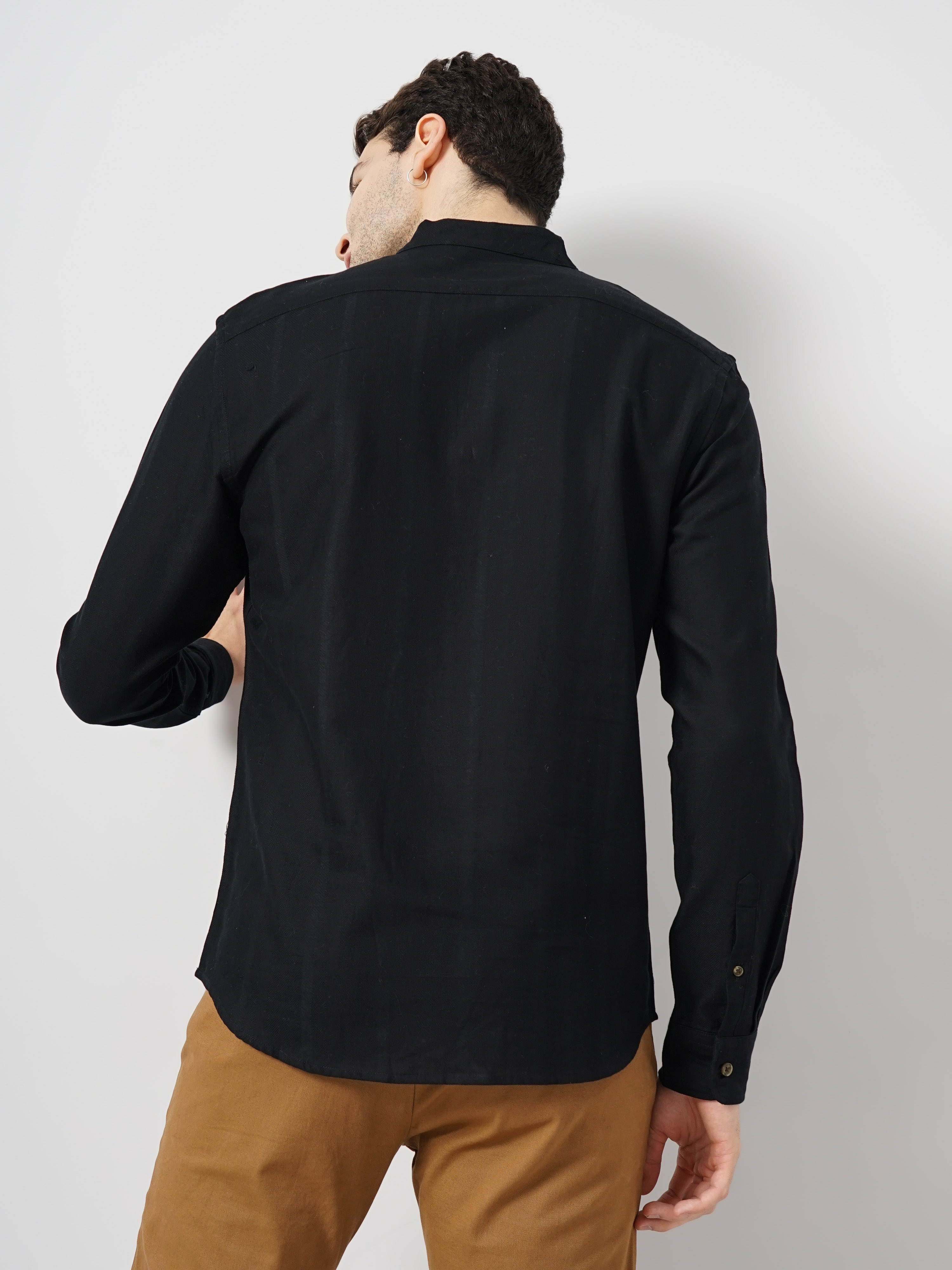 Celio Men Black Solid Regular Fit Cotton Dobby Cotton Contemporary Casual Shirt