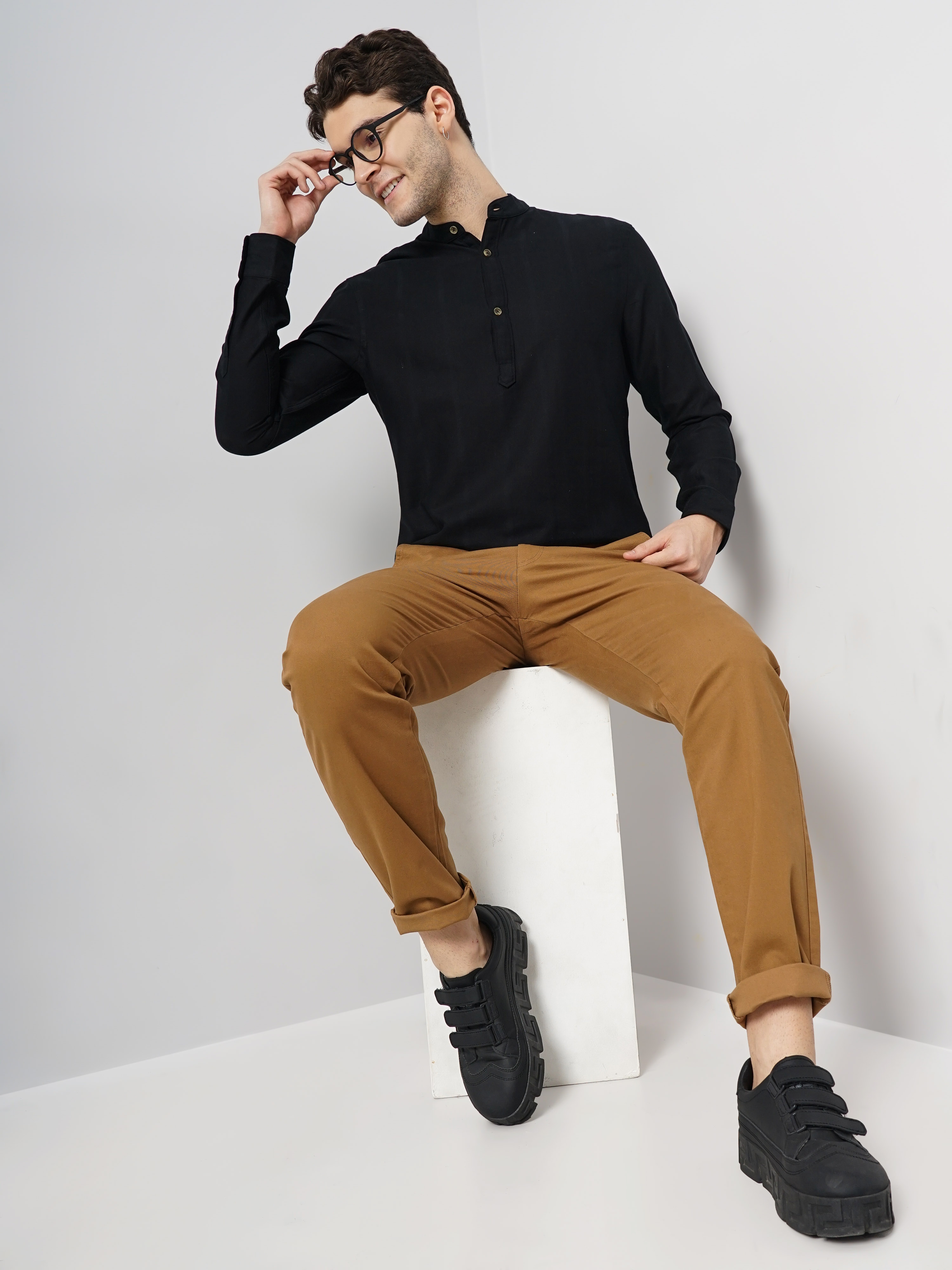 Celio Men Black Solid Regular Fit Cotton Dobby Cotton Contemporary Casual Shirt