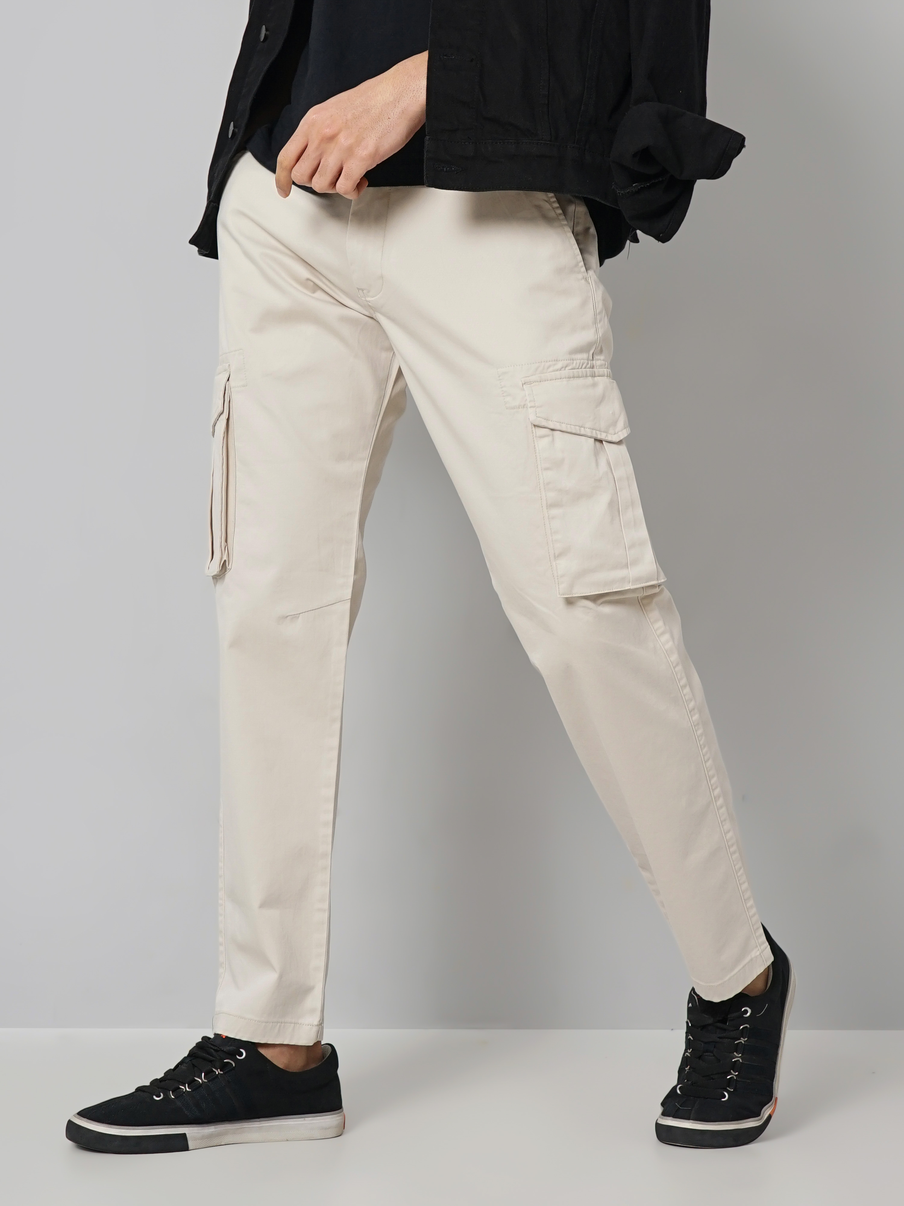 celio | Celio Men Grey Solid Loose Fit Cotton Cargo Casual Trouser 5