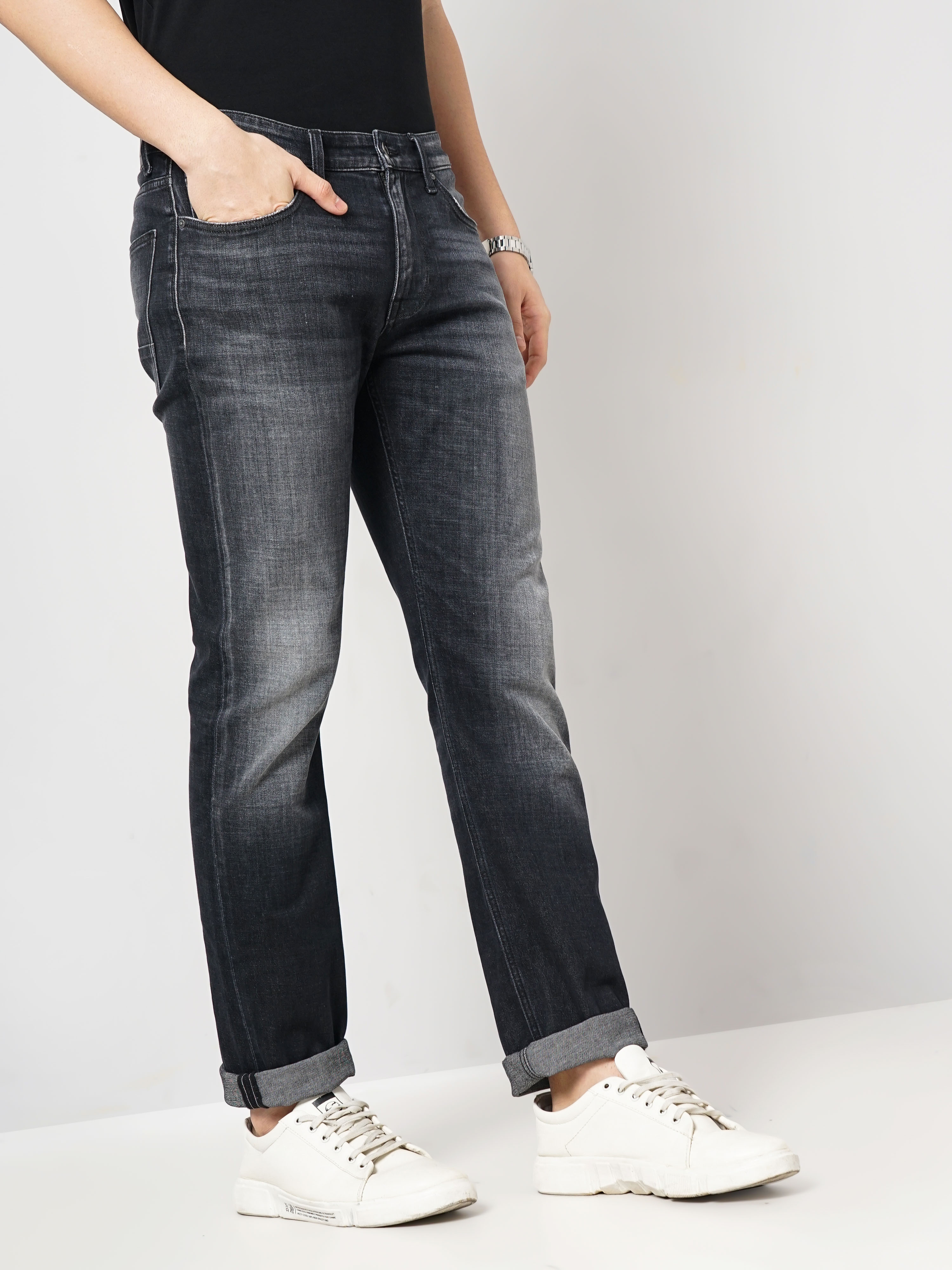 Celio Men Black Solid Straight Fit Cotton Twill Denim Soft Touch Jeans