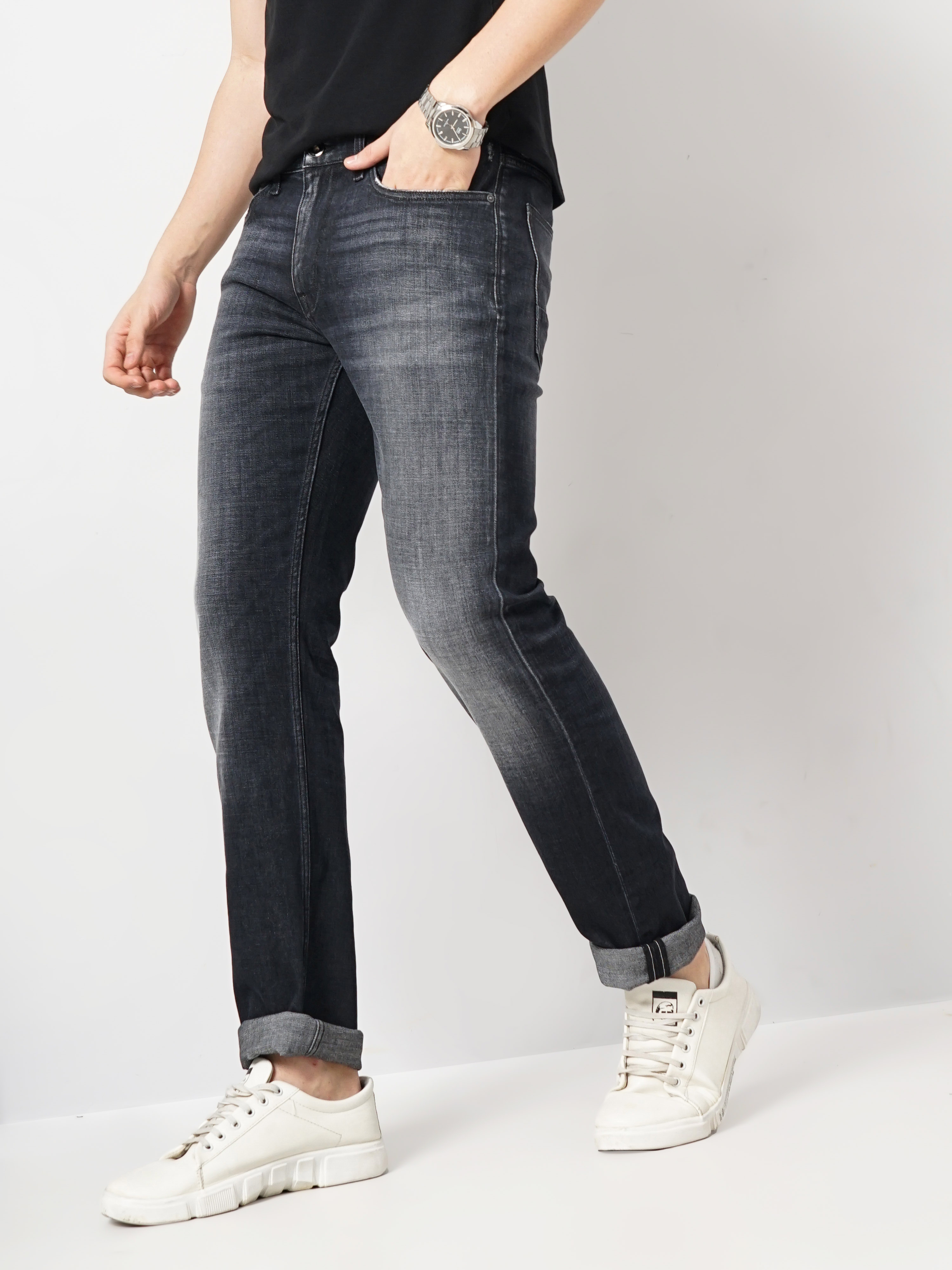 Celio Men Black Solid Straight Fit Cotton Twill Denim Soft Touch Jeans