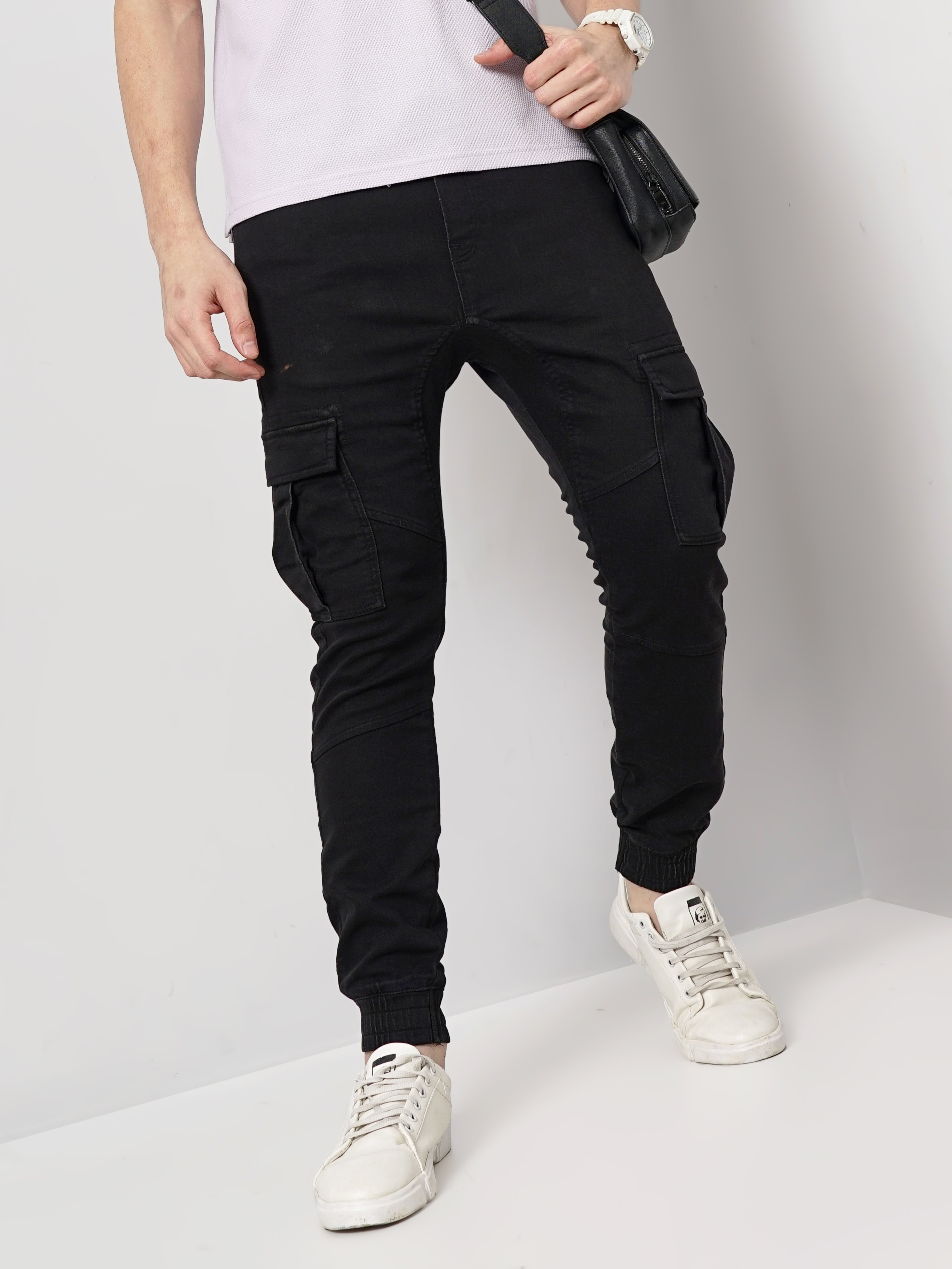 celio | Celio Men Black Solid Loose Fit Cotton Cargo Casual Trouser 5